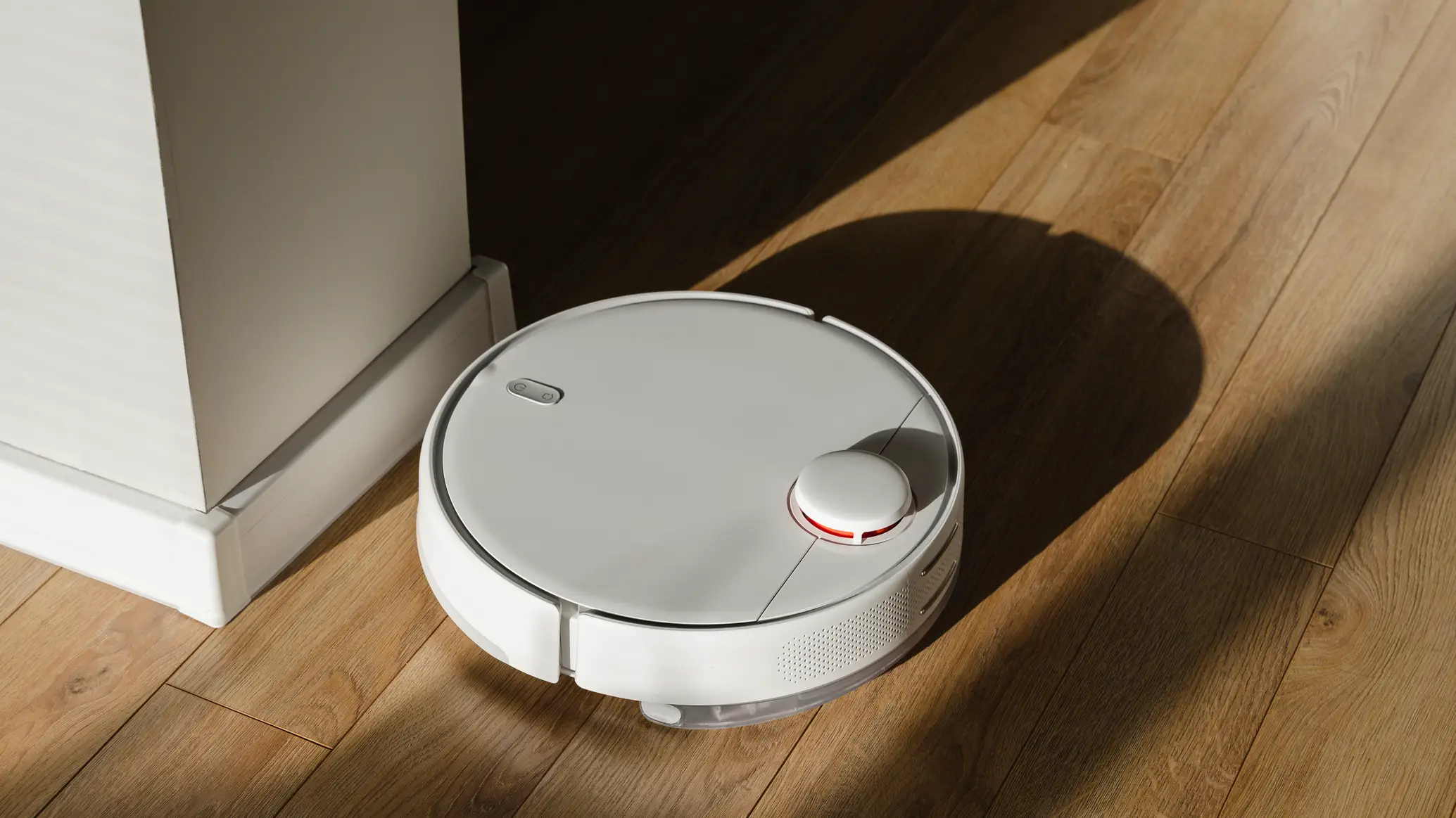 Find out why 8000 people are raving about this robot vacuum