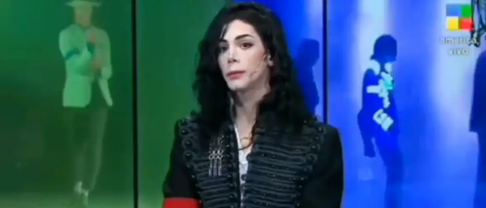 Leo looks like his music idol (America Vivo)