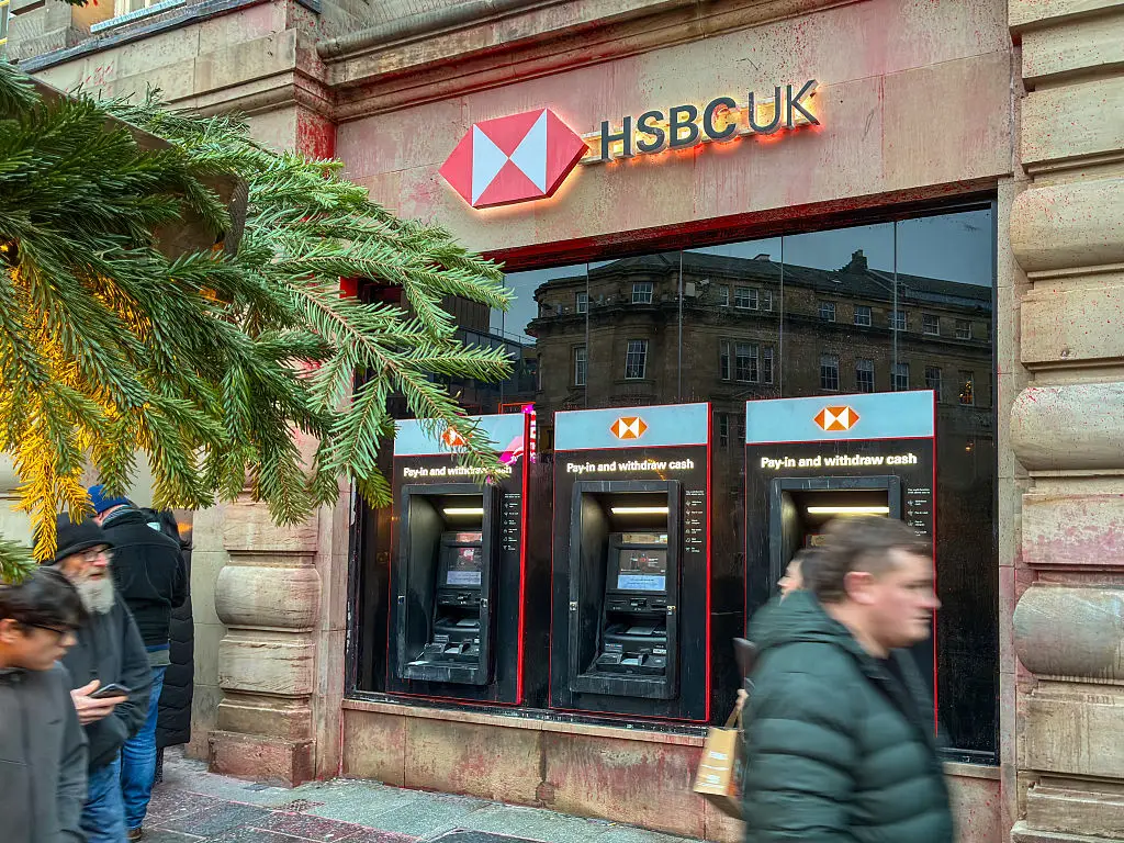 HSBC is offering the deal to higher earners (Michael Nguyen/NurPhoto via Getty Images)