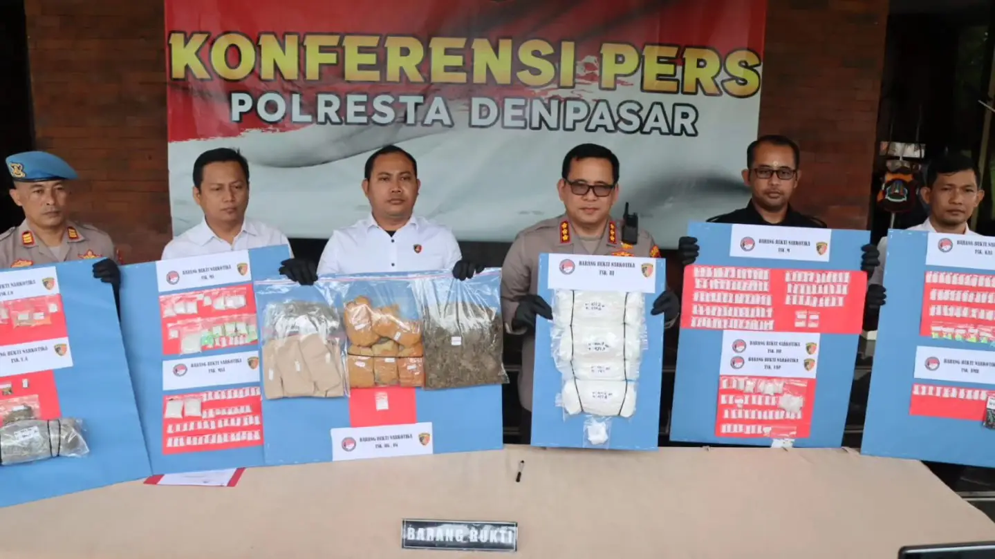 His boss gave him 'operational expenses', which he used to rotate hotels. (Viral Press)