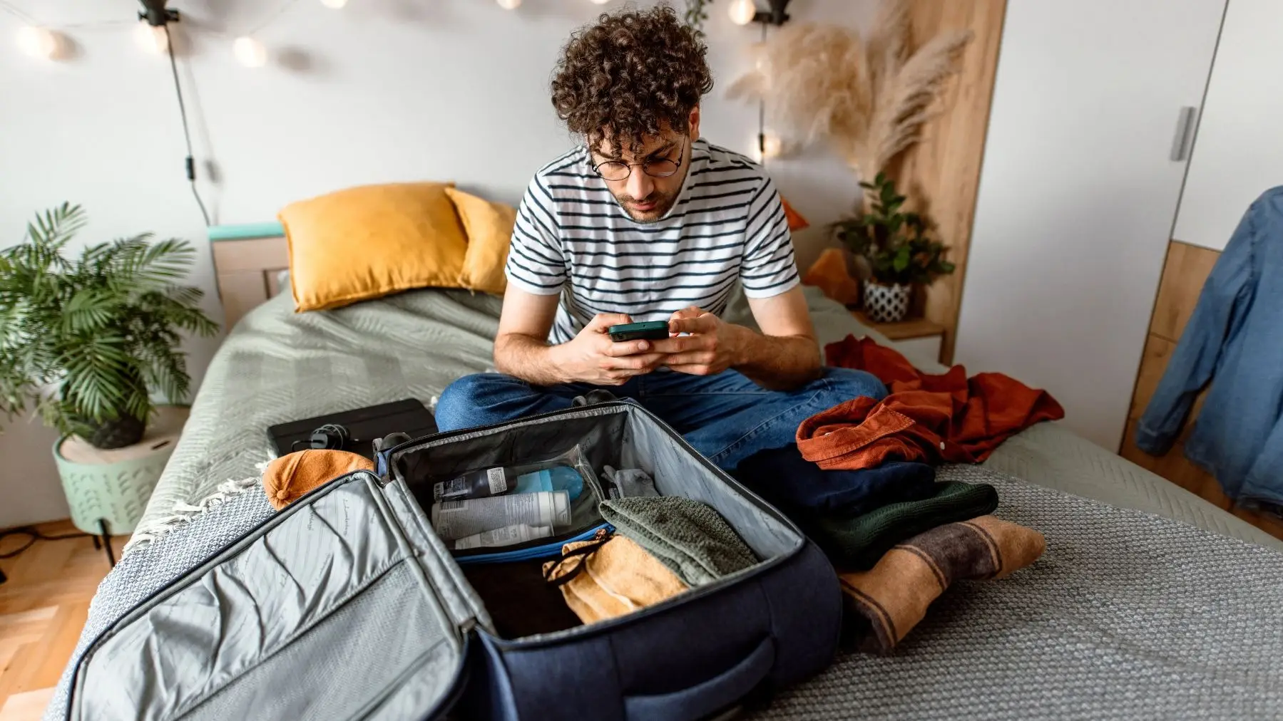 Packing expert who did 8 days in Sri Lanka with hand luggage only shares tips for chronic overpackers