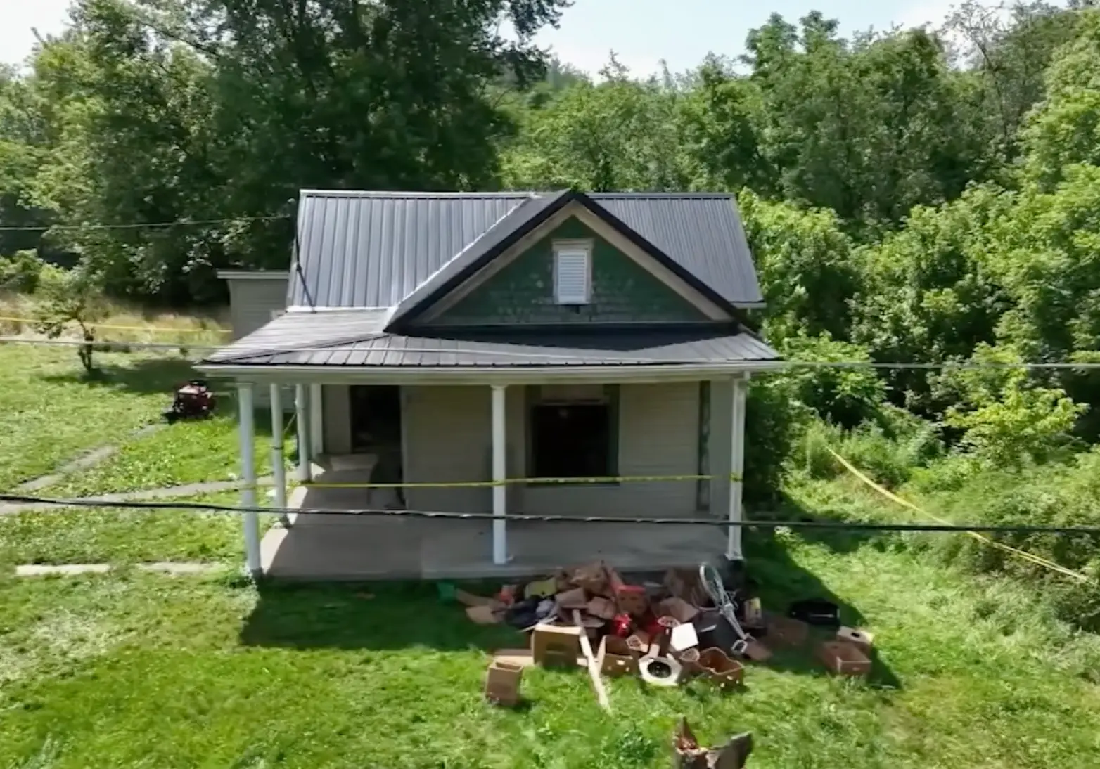 Police suspect that Elizabeth Siders' kids have been living in a 12 feet by 12 feet faeces-covered-room for the past four years (YouTube/WSYX ABC 6)