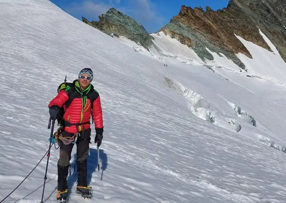 Italian climber Luke Sinigaglia died on the mountain after delivering Nagovitsina supplies, underlining the danger to rescue efforts (Instagram/@luke.sinigaglia)