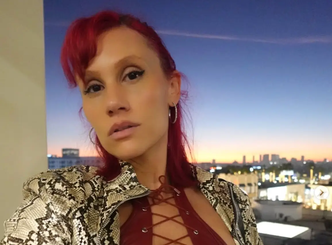 The comedian doesn't hold back during her comedy sets (Instagram/itskellfire)