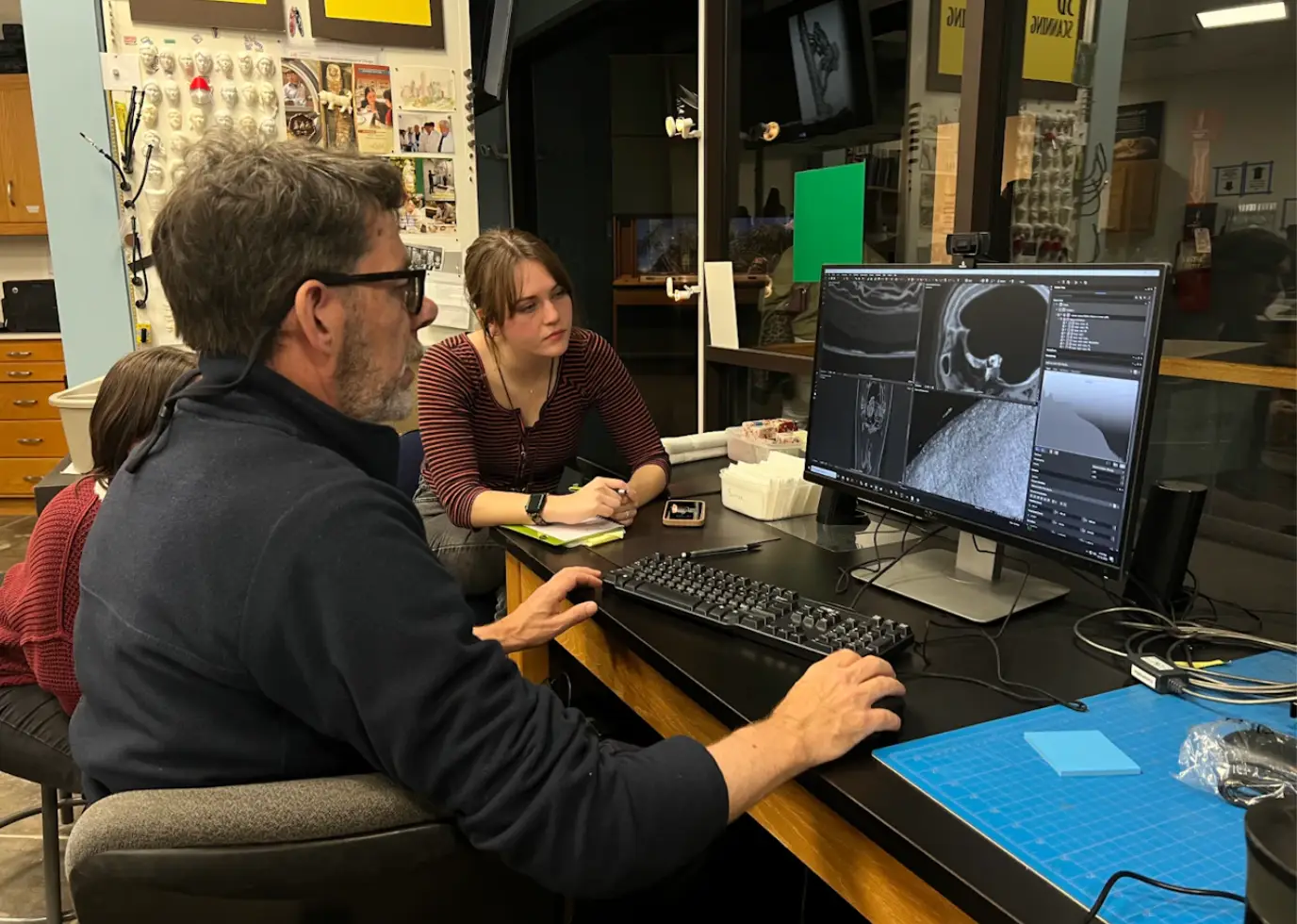 The X-ray scans revealed something shocking about Lady Chenet-aa's remains (Chicago Field Museum)