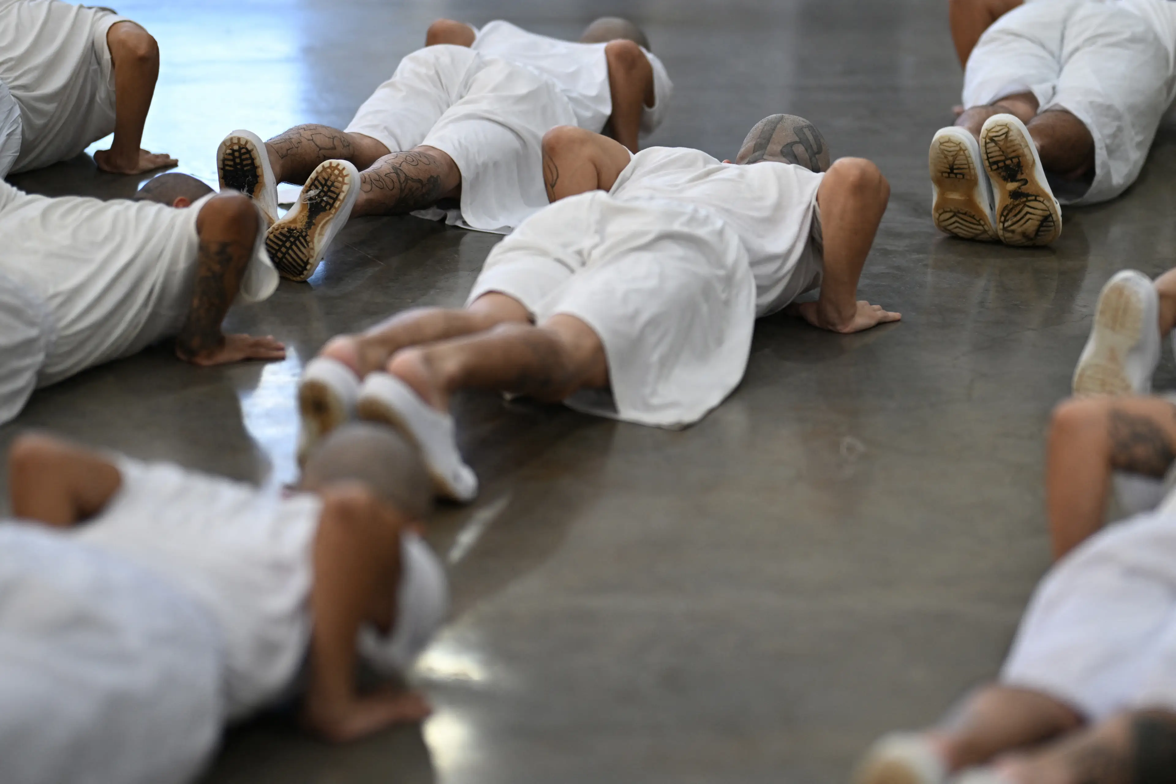 Inmates get 30 minutes out of the cell a day. ( MARVIN RECINOS/AFP via Getty Images)