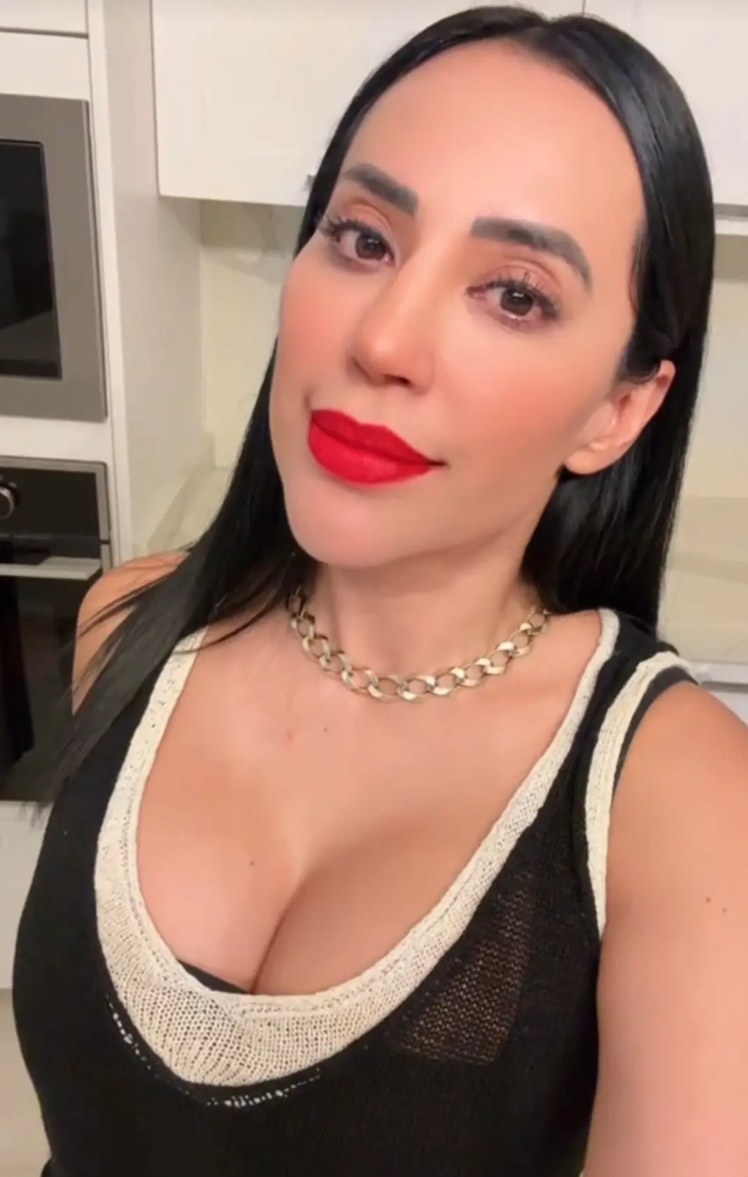 The former mayor has tons of admirers (TikTok/@sandracuevas_)