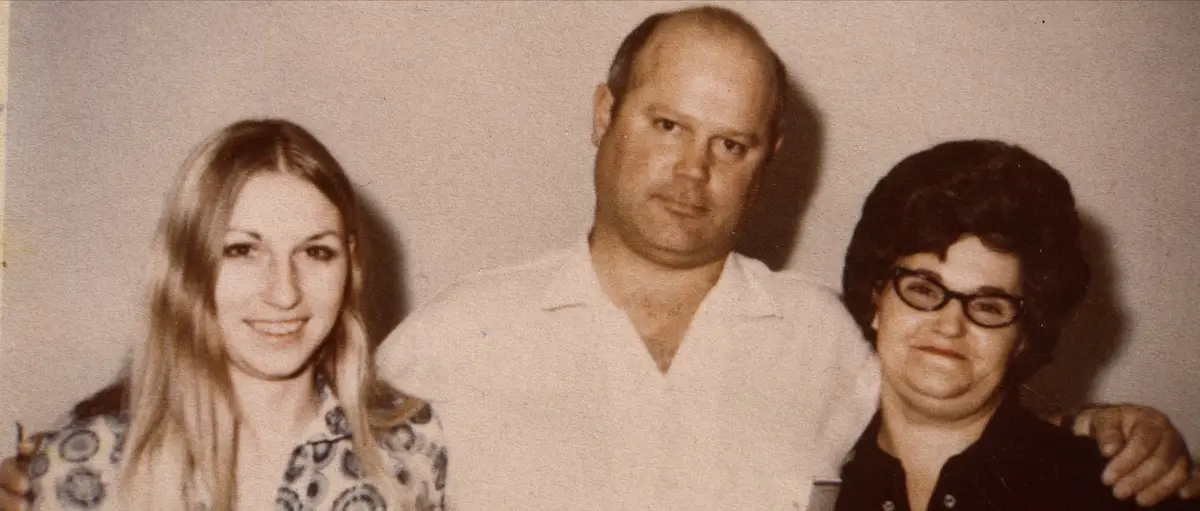 Arthur Leigh Allen (central) with the Seawater family (Netflix)