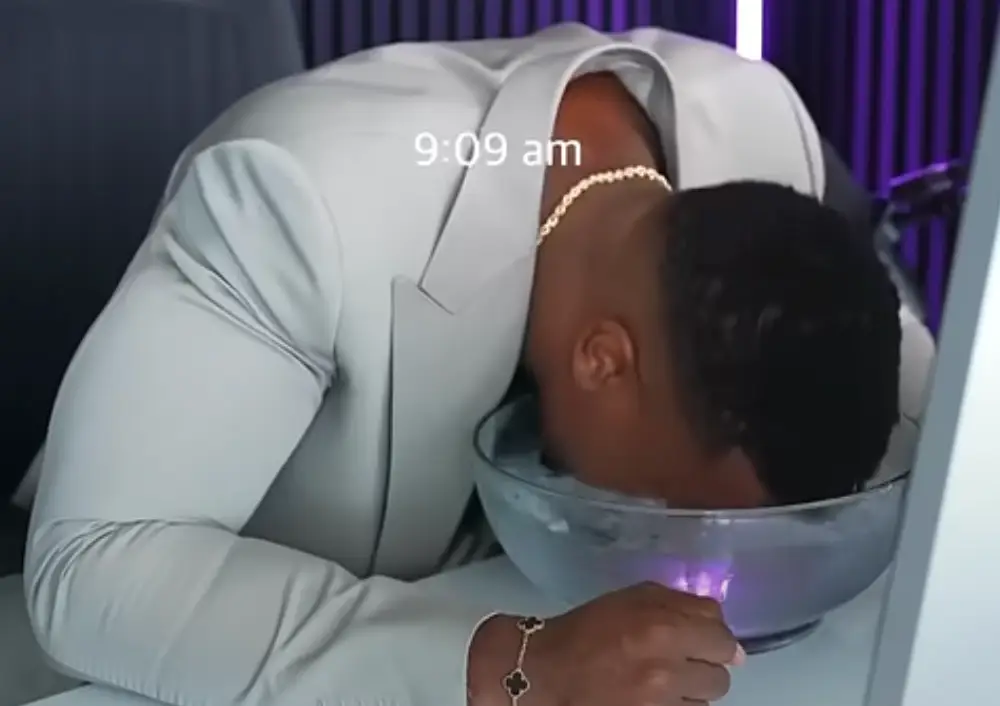 Thinking about doing this at work and actually carrying it out are two completely different things (YouTube/@‌AshtonHallOfficial)