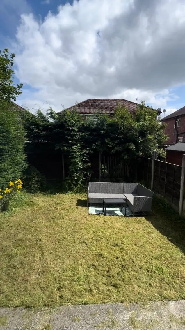 That'll do most fans that don't have £500 to spare. (X)