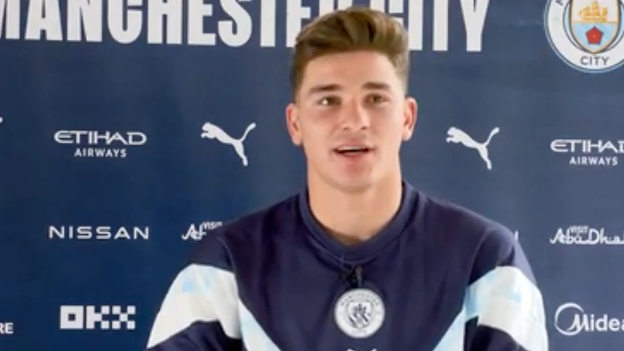 Manchester City sign Julian Alvarez