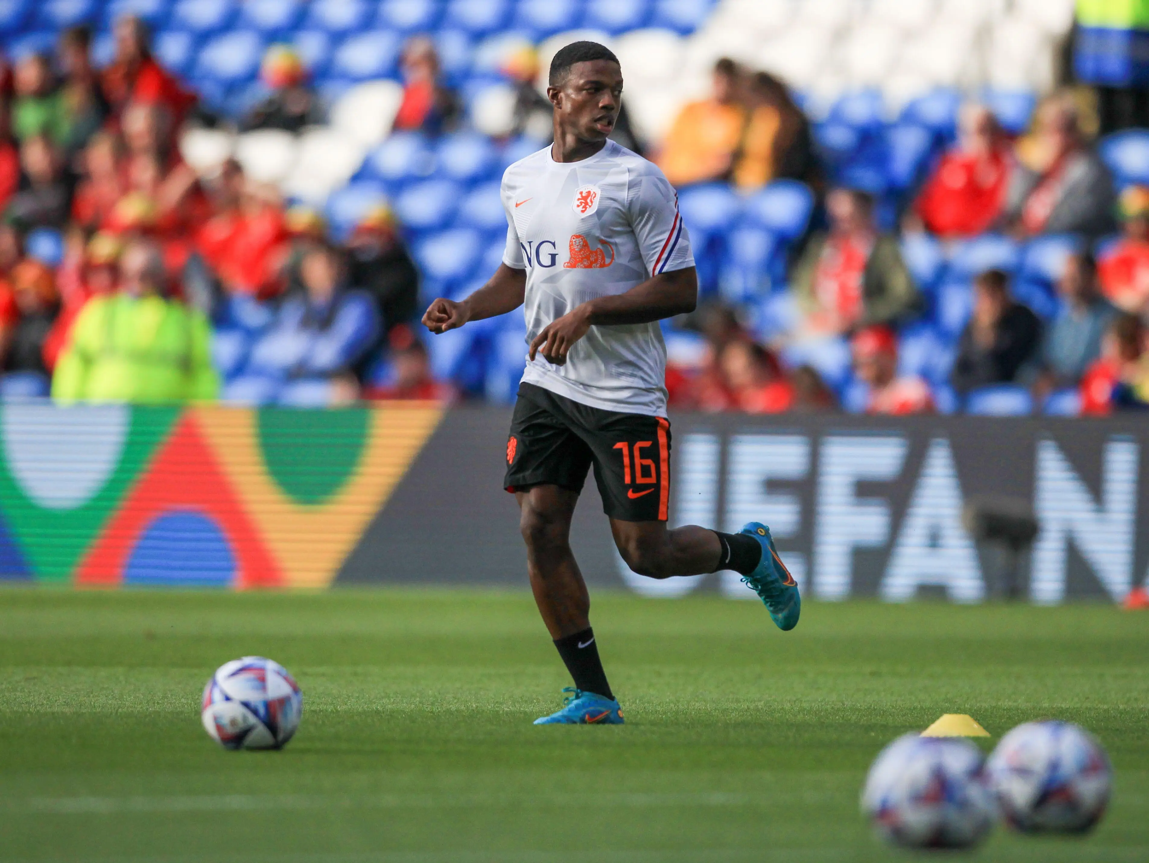 Tyrell Malacia with the Netherlands. (Alamy)