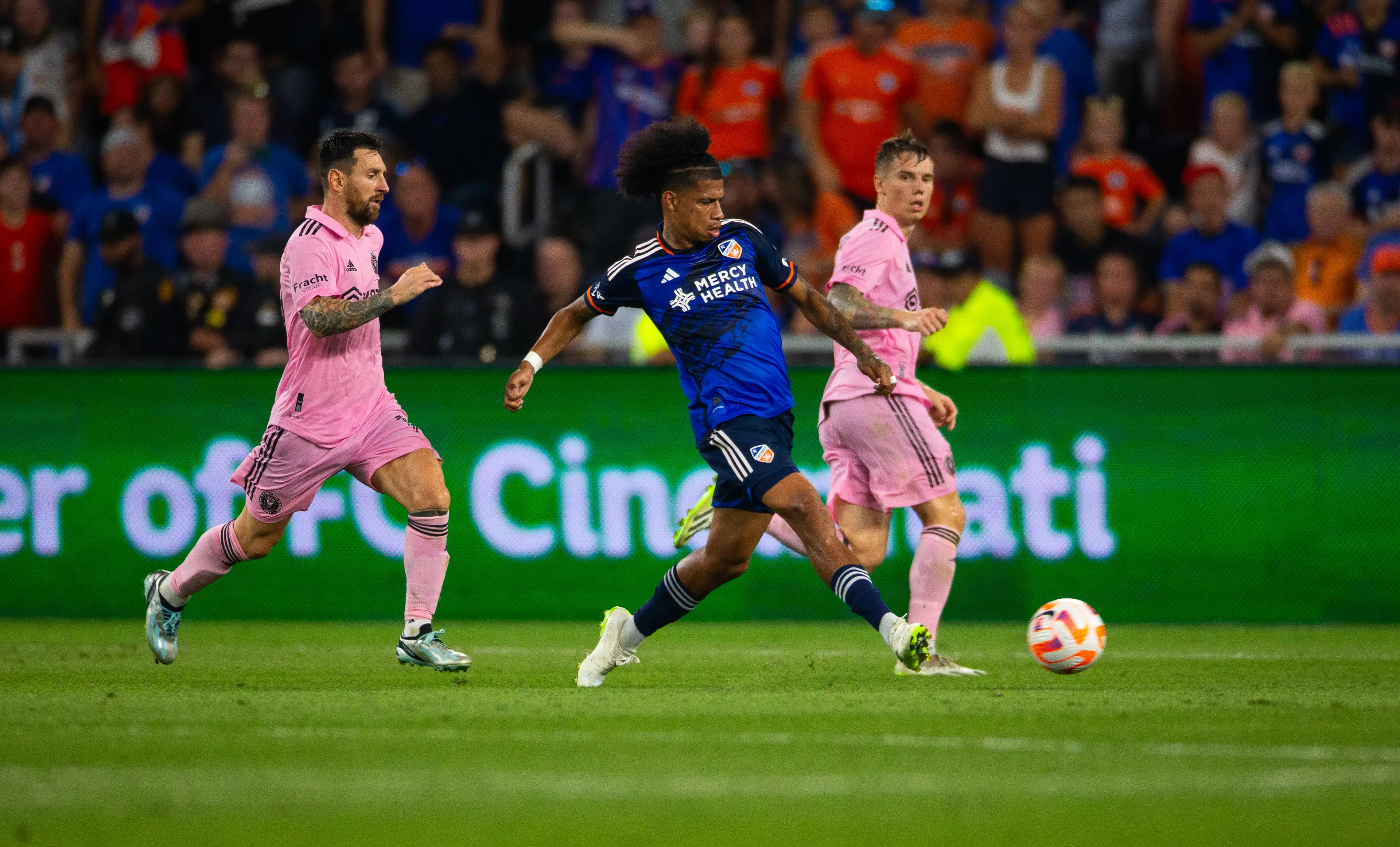 Marco Angulo plays against Lionel Messi in the MLS. Image: Getty