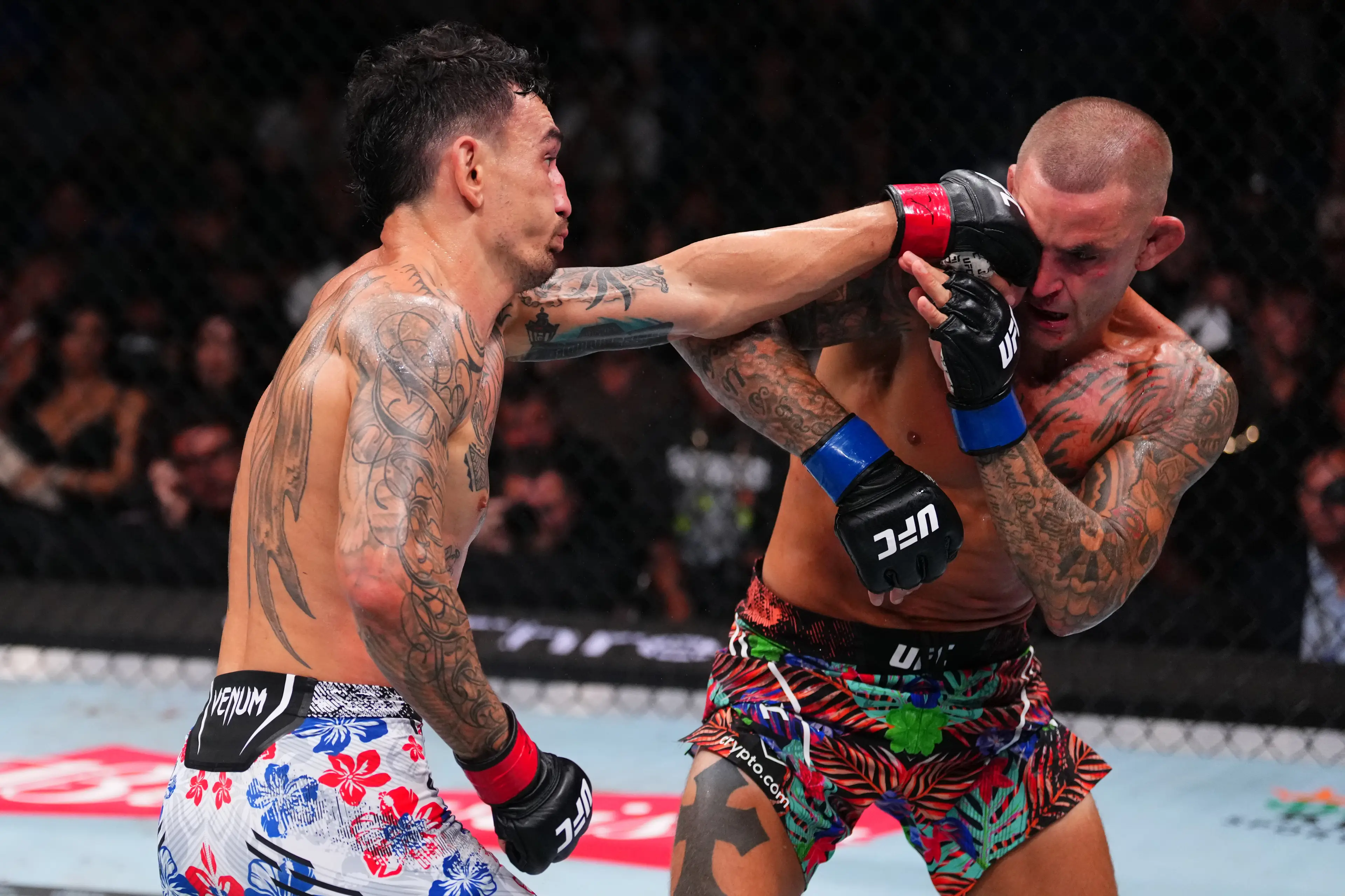 Max Holloway beat Dustin Poirier by unanimous decision at UFC 318