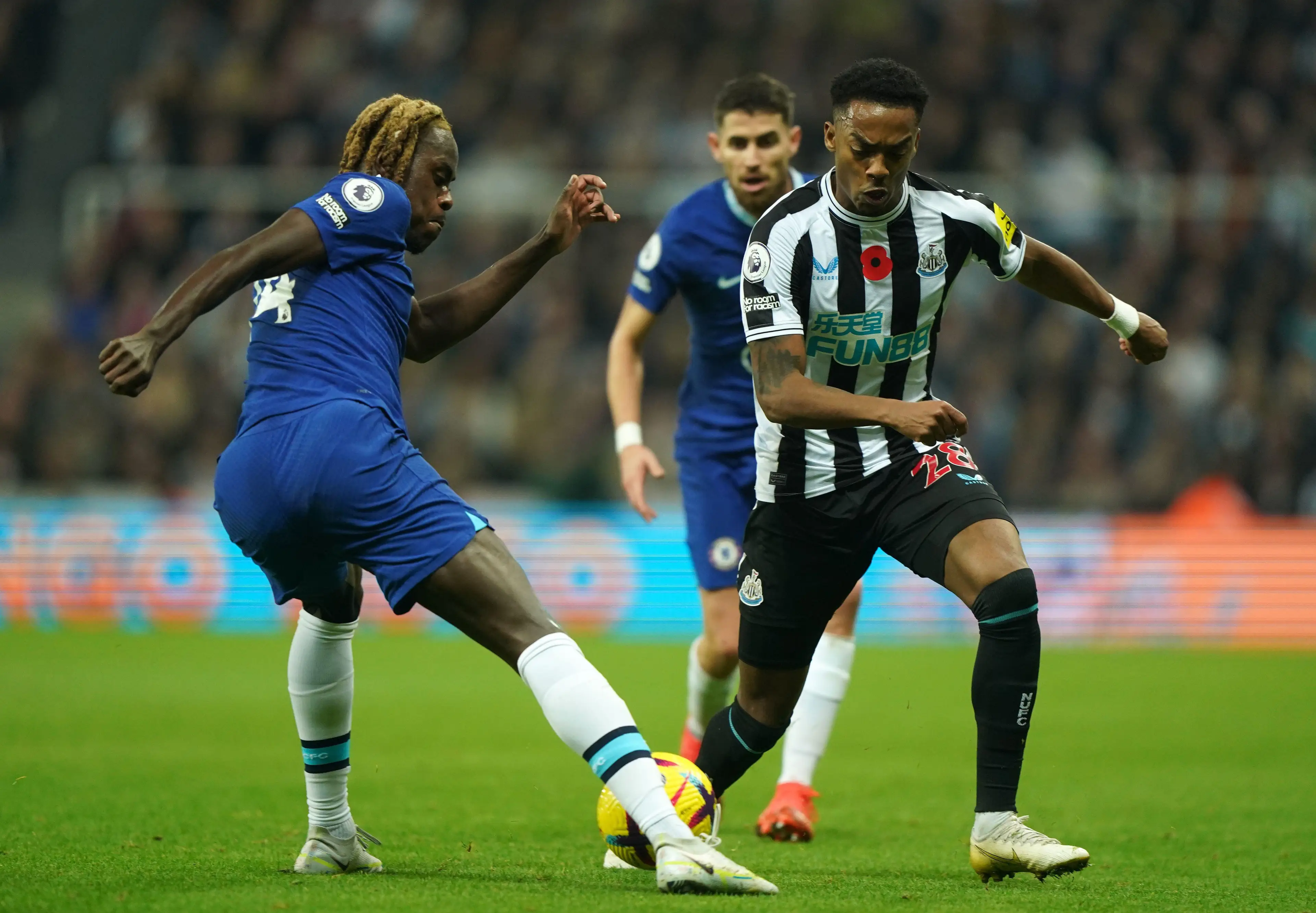 Trevoh Chalobah dispossesses Joe Willock (PA Images / Alamy Stock Photo)