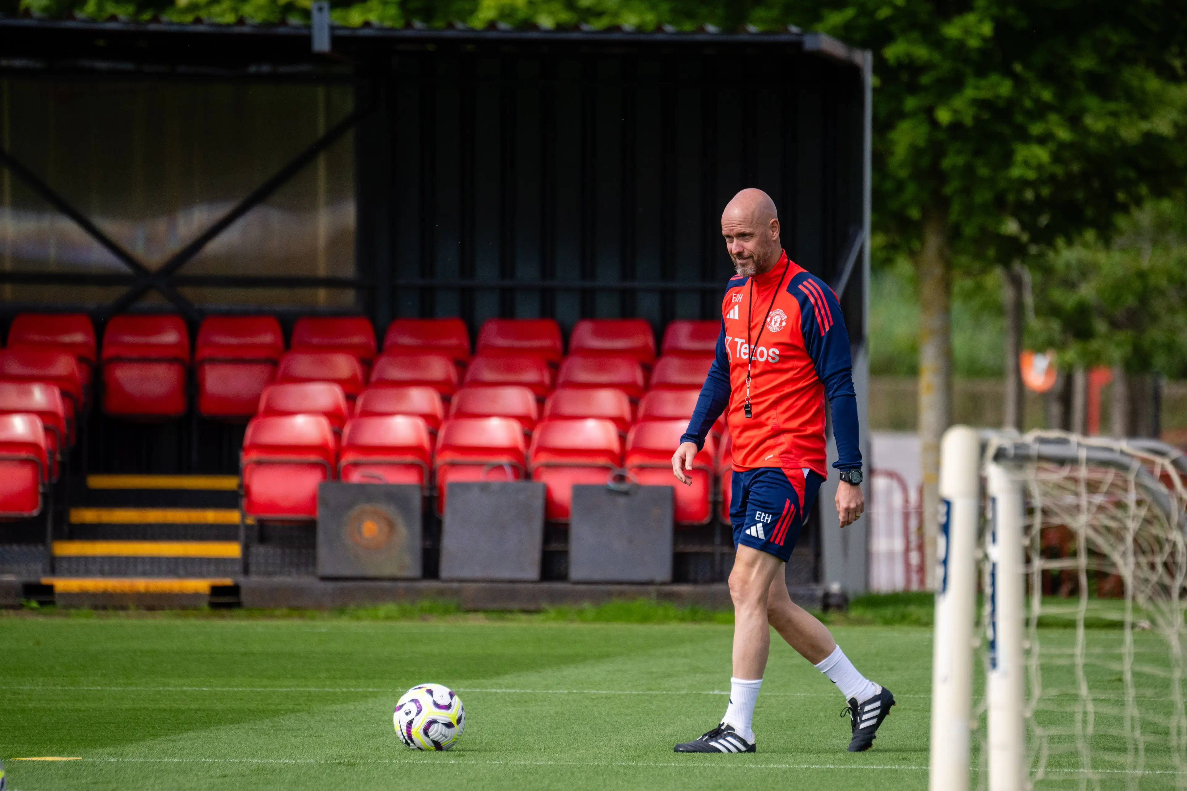 Erik ten Hag during a Manchester United training session. Image: Getty