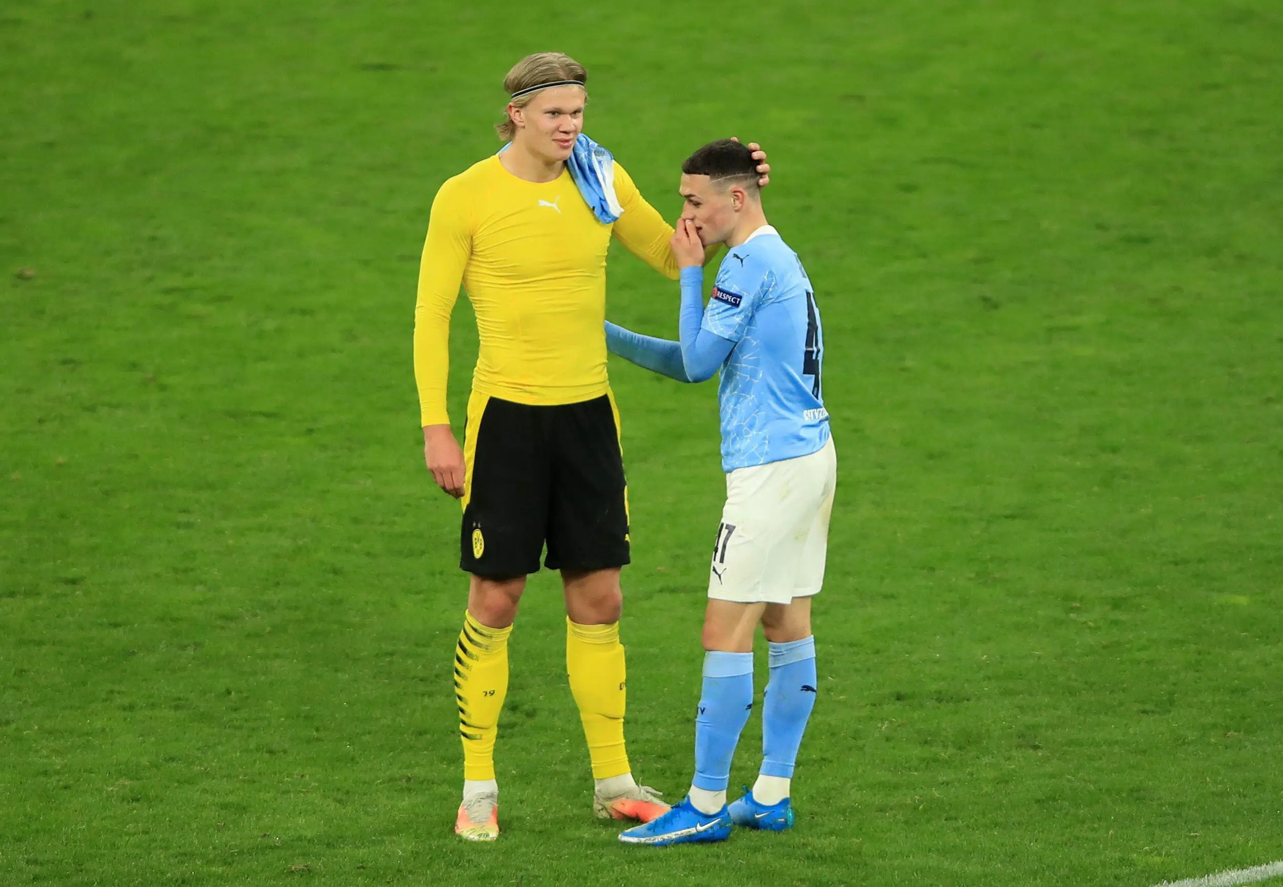 Erling Haaland will play alongside Phil Foden this season (REUTERS / Alamy)