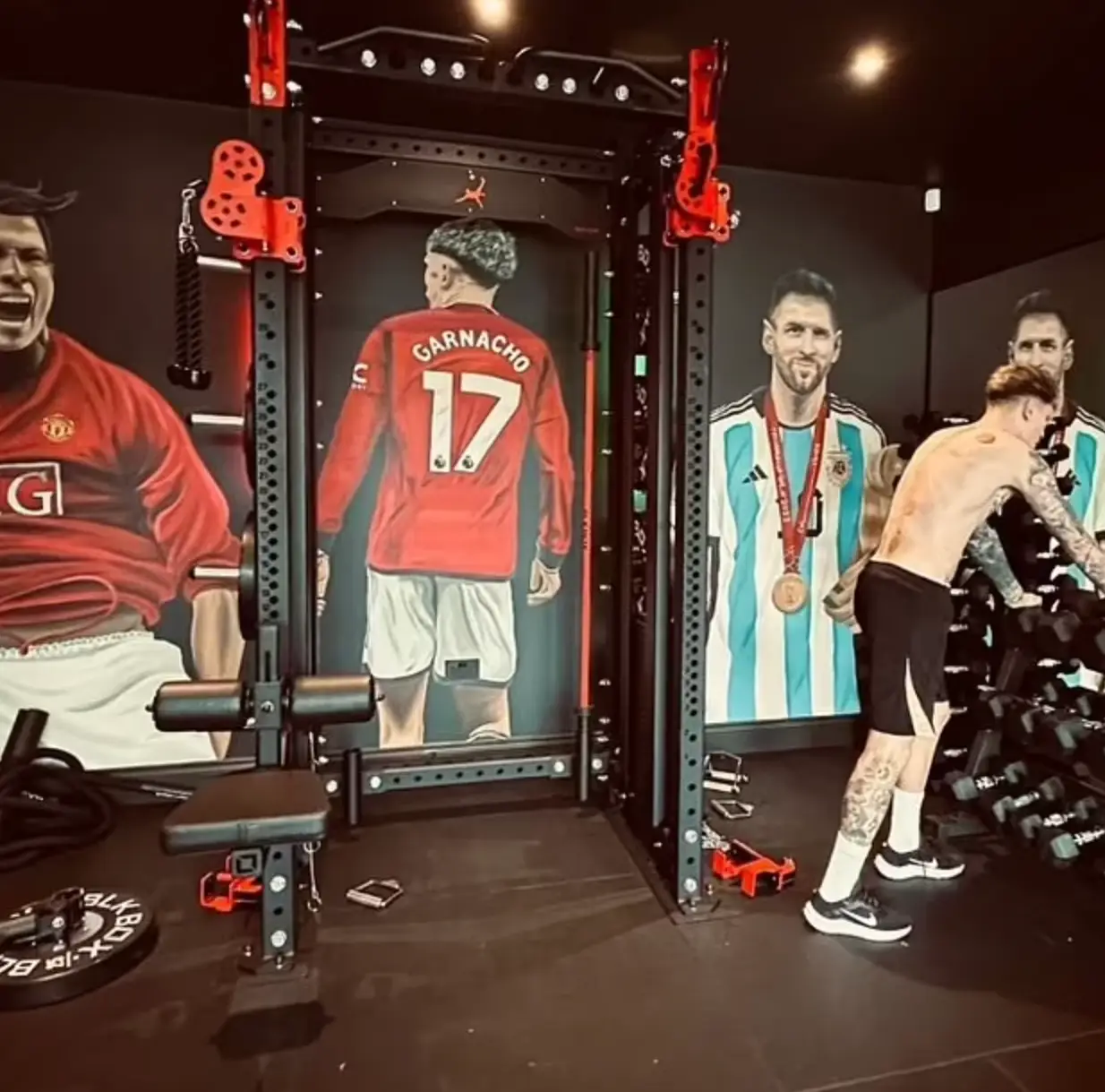 Alejandro Garnacho's home gym (Credit:blkboxfitness/IG)