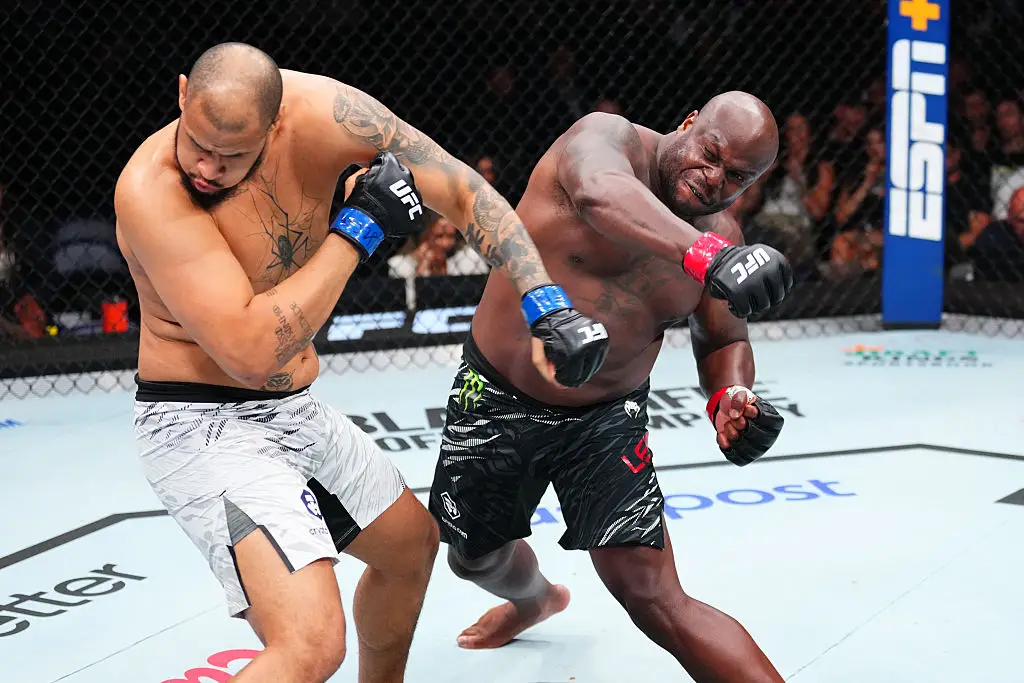 Derrick Lewis in action against Tallison Teixeira (Image: Getty)