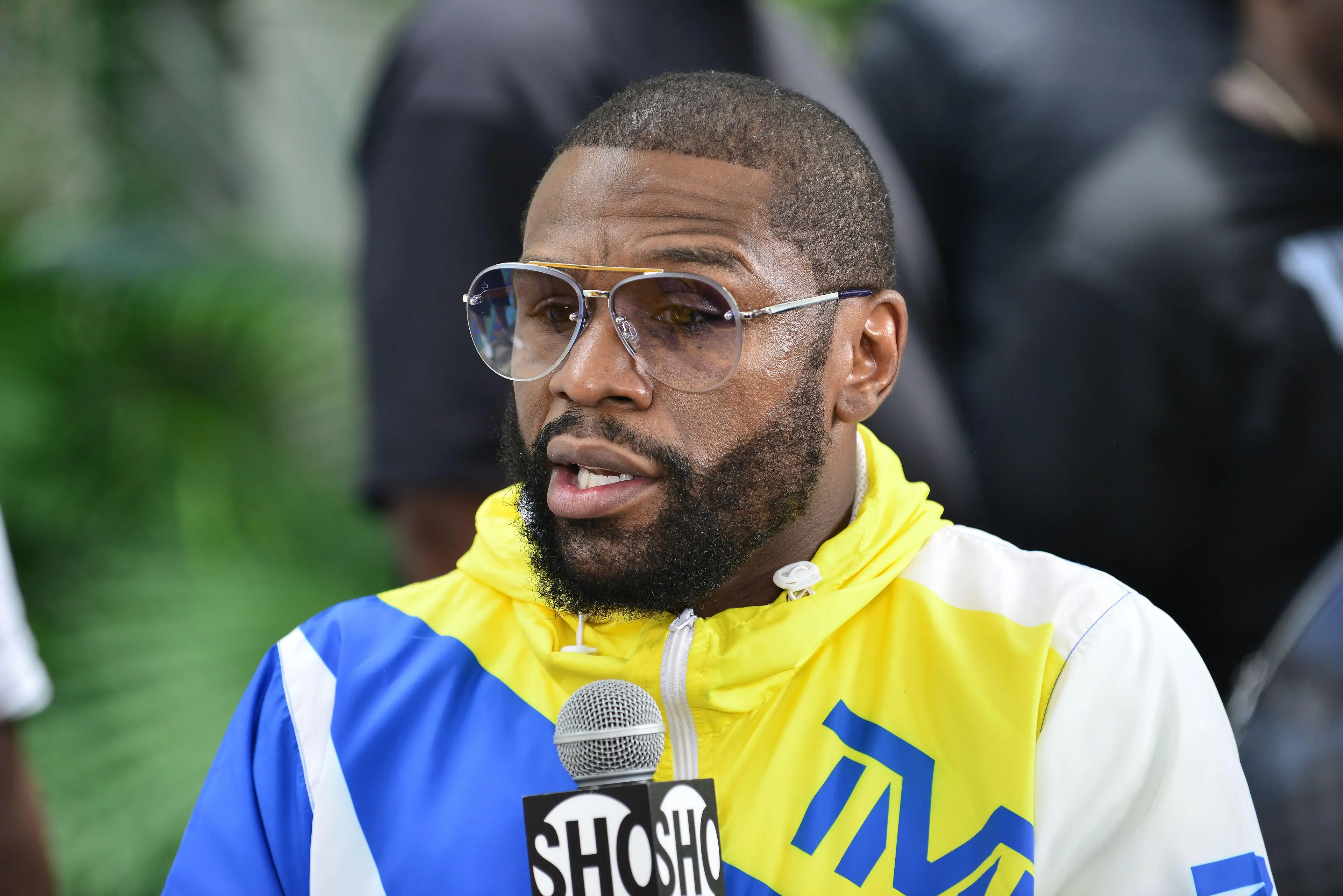 Mayweather has visited Joshua's training camp in Dubai (Image: Alamy)