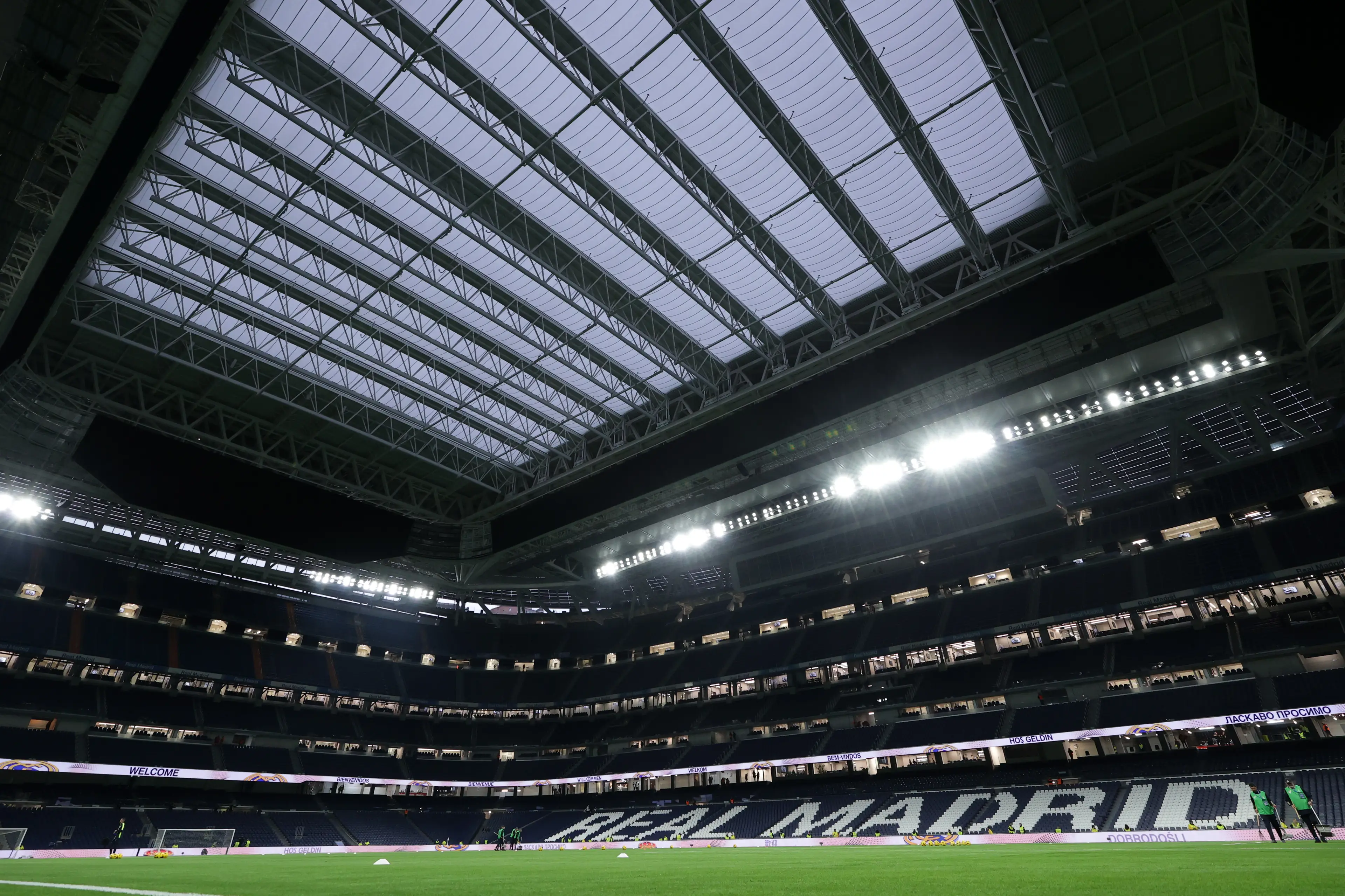 Real Madrid have been allowed to close the roof of the Santiago Bernabeu. Image: Getty