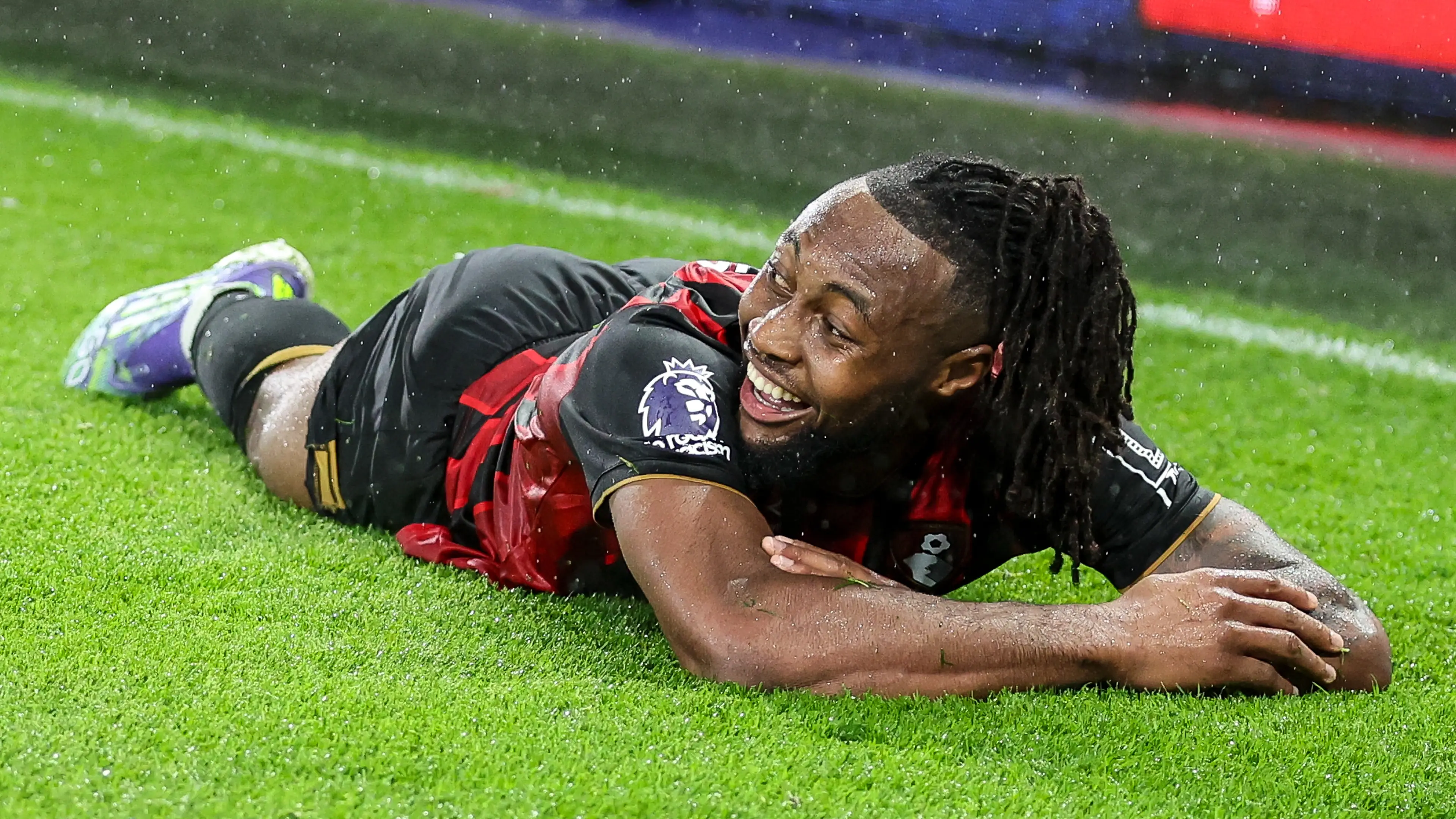 Man Utd Have Secret Weapon to Sign Antoine Semenyo as Rival 'Considering' Bid 