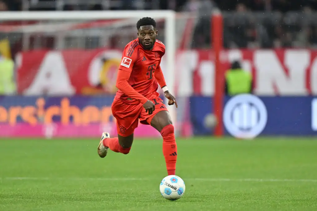 Alphonso Davies has 'rejected' a move to Man Utd (Credit:Getty)