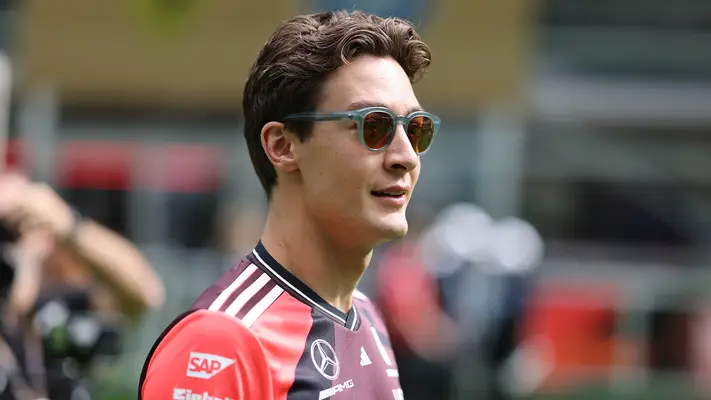 Mercedes hold 'initial talks' with shock driver who could replace George Russell in 2026