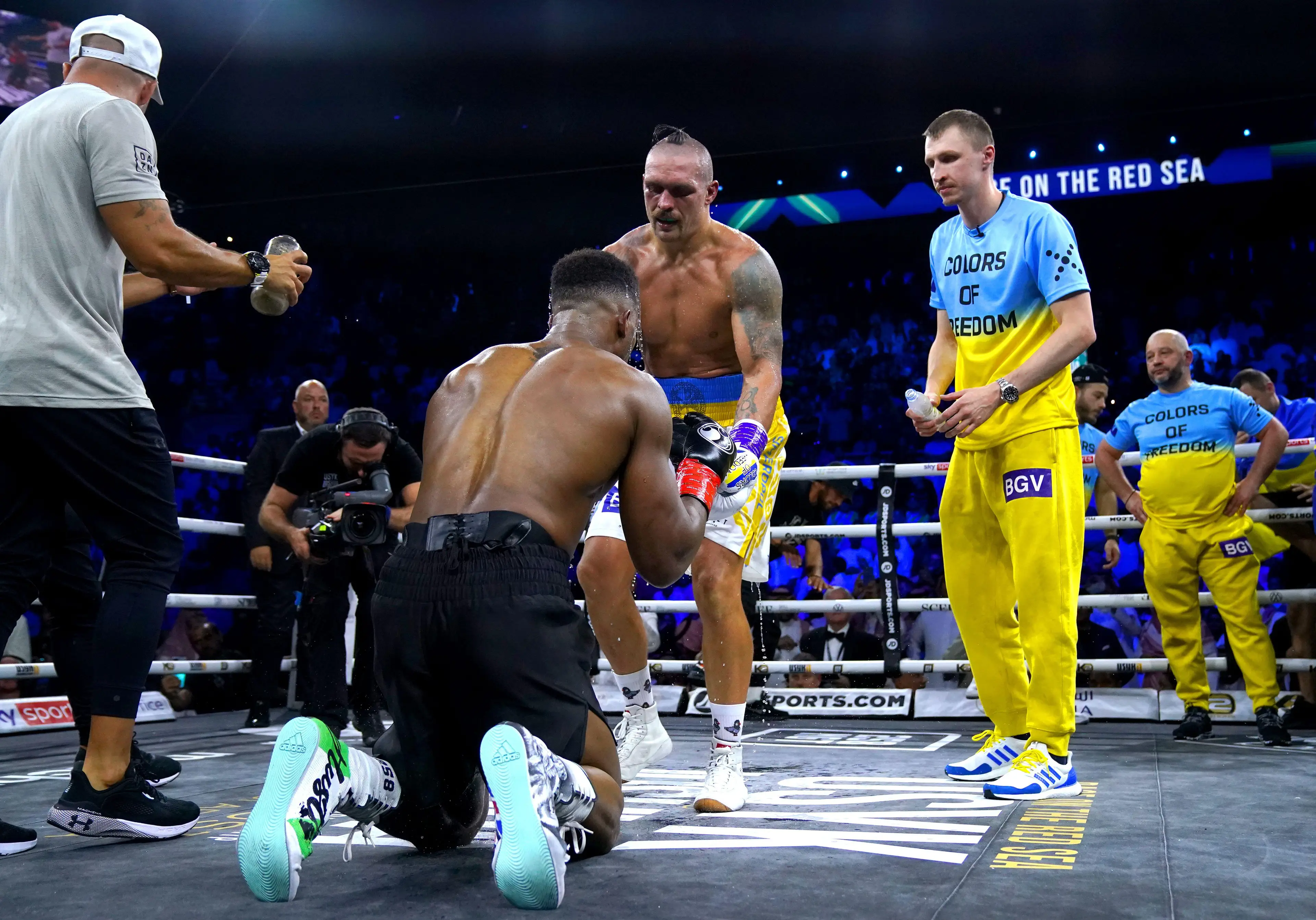 Joshua paid his respect after the bell. Image: Alamy