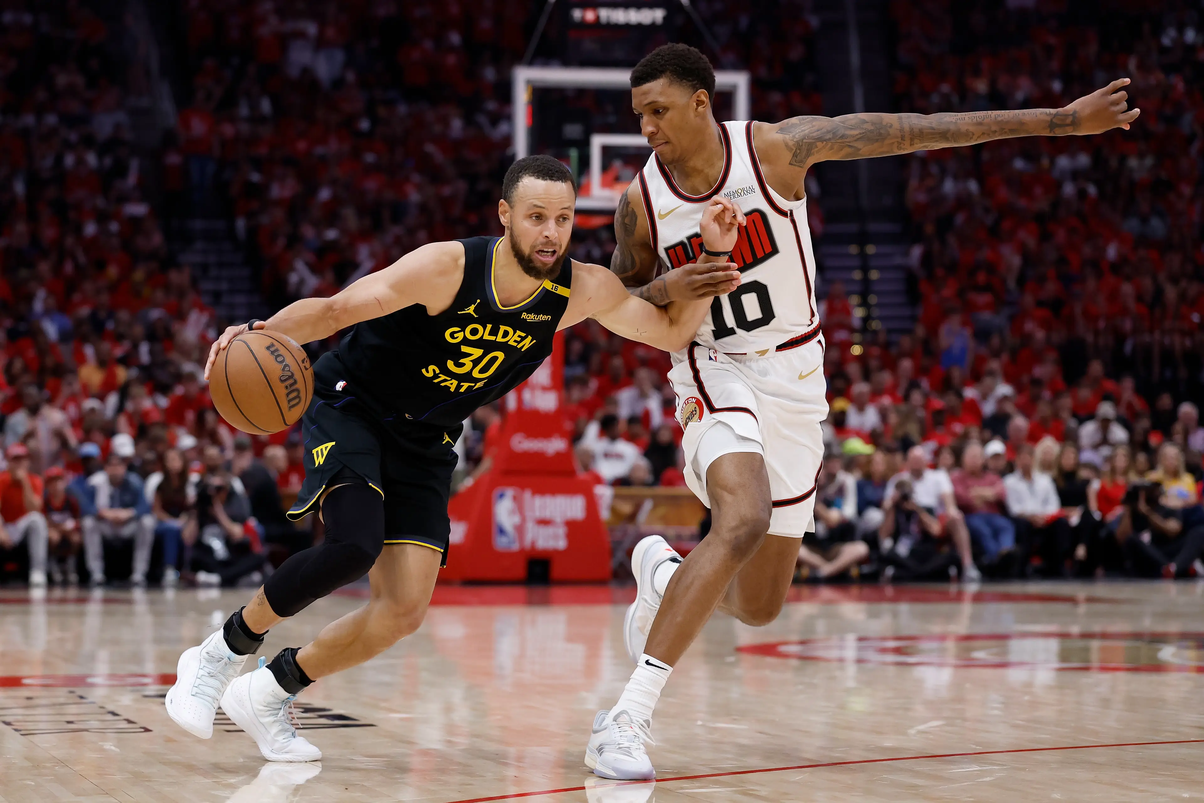 Steph Curry previously leant his support for fair pay for WNBA players. (Image: Getty)