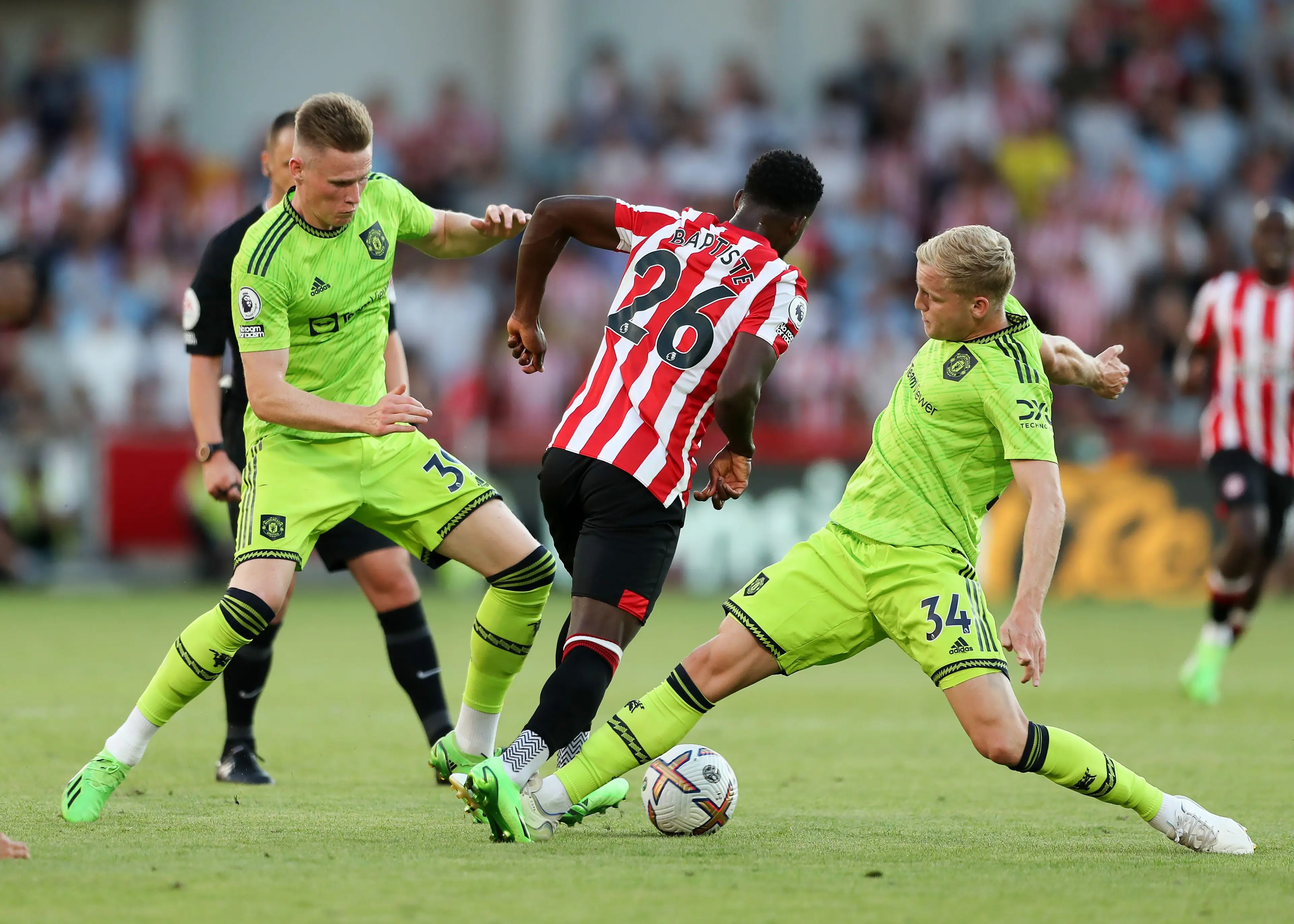 Donny van de Beek and Scott McTominay against Brentford. (Alamy)