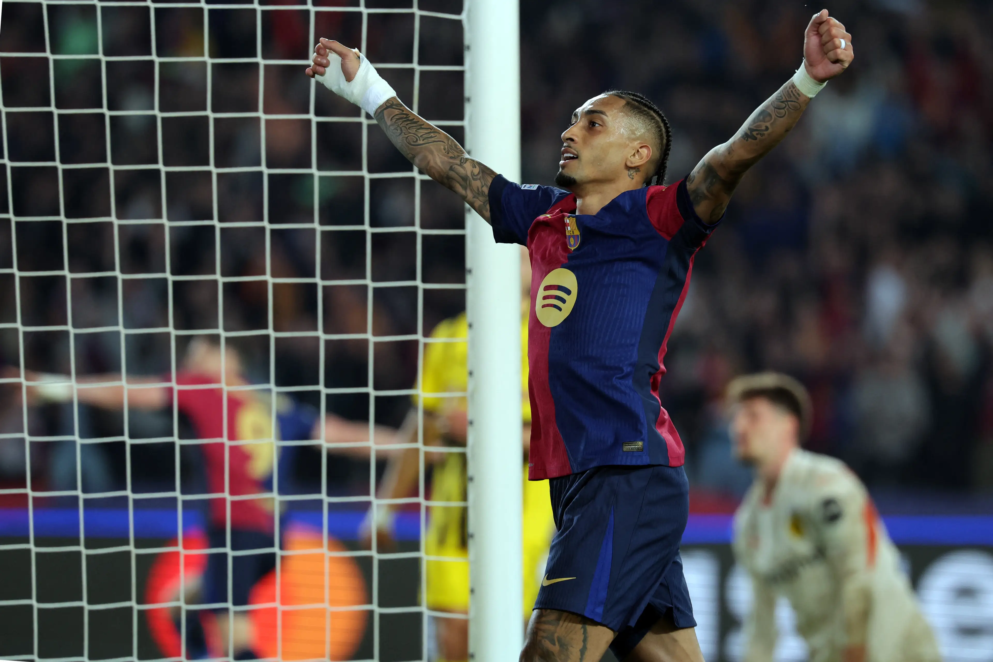 Raphinha celebrates Barcelona's third goal against Borussia Dortmund. Image: Getty 
