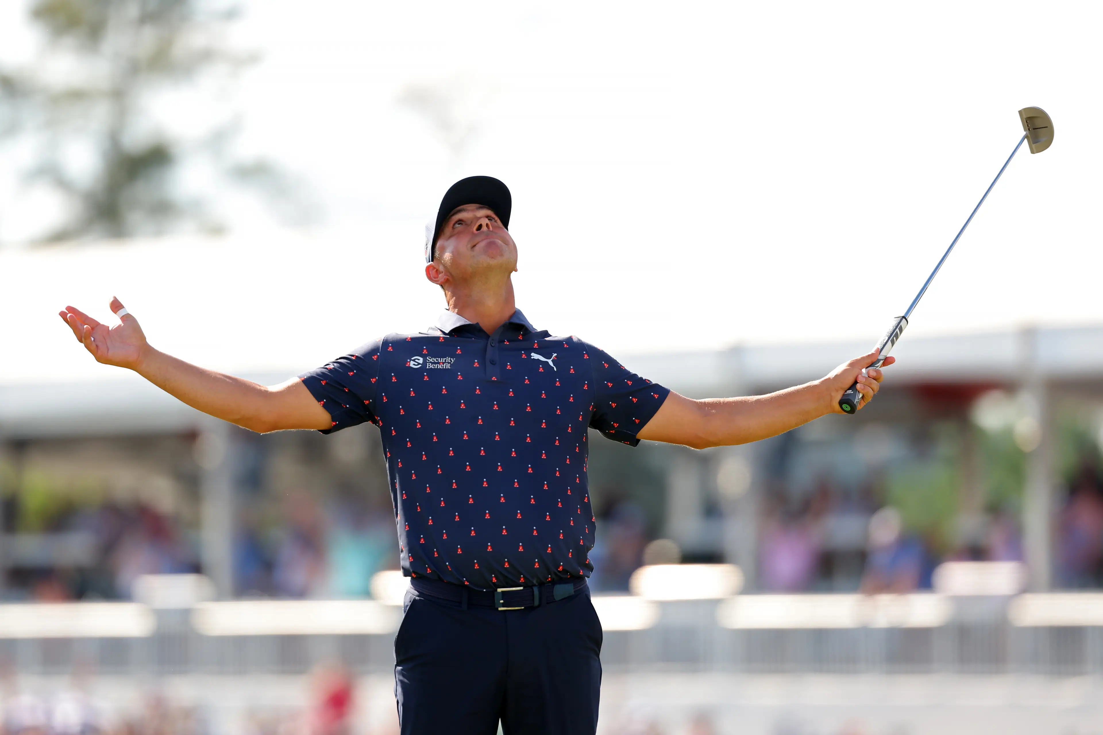 Gary Woodland celebrates his win on the 18th. Image credit: Getty