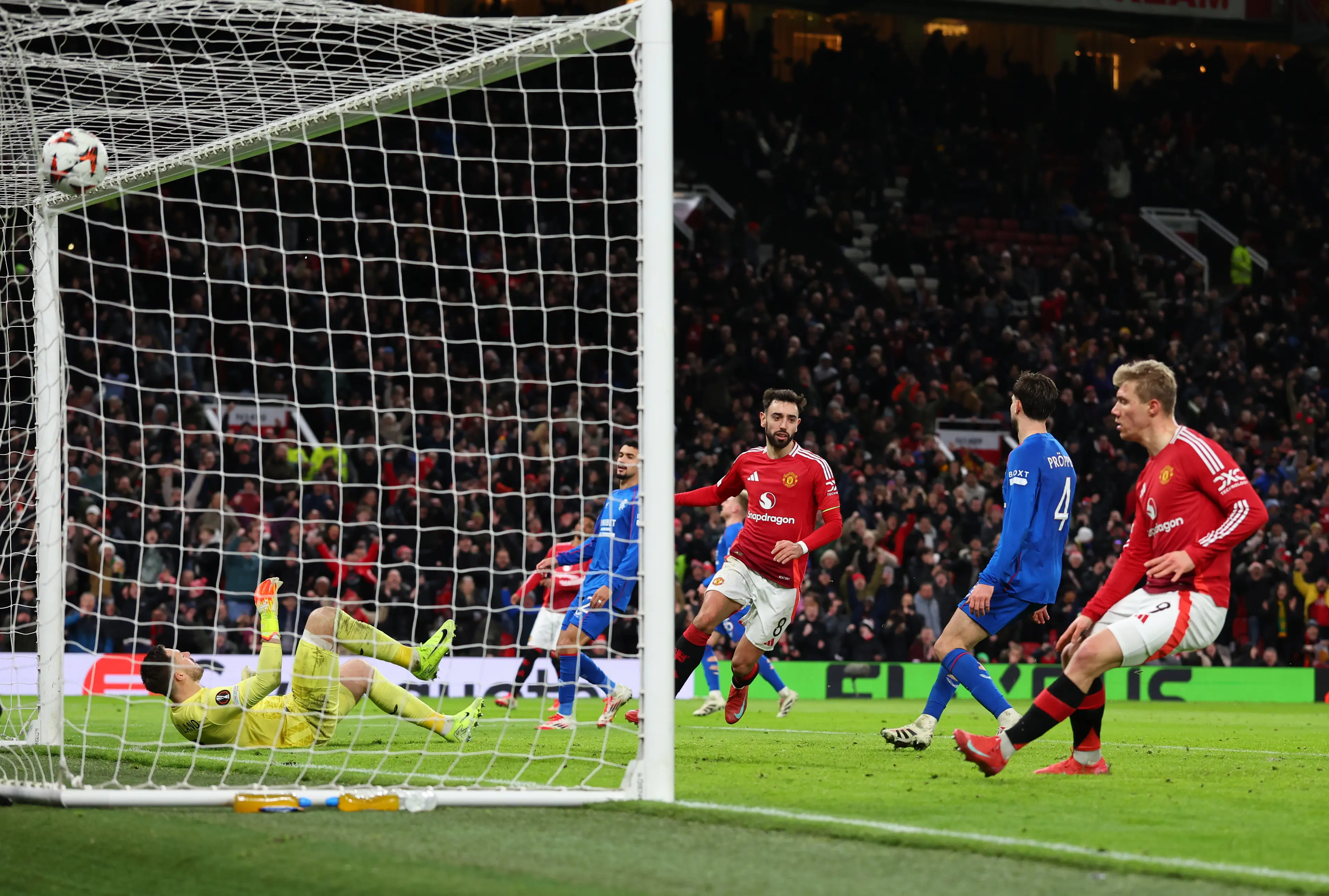 Bruno Fernandes netted a late winner for United. Image credit: Getty