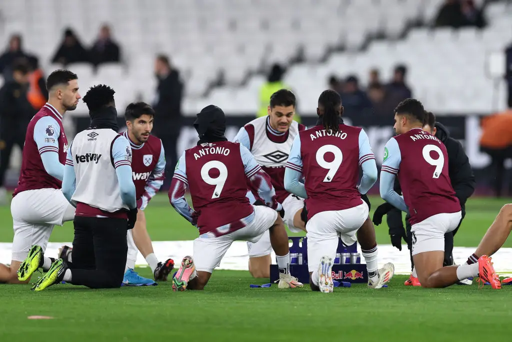 West Ham's players showed their support ahead of the fixture against Wolves (Credit:Getty)