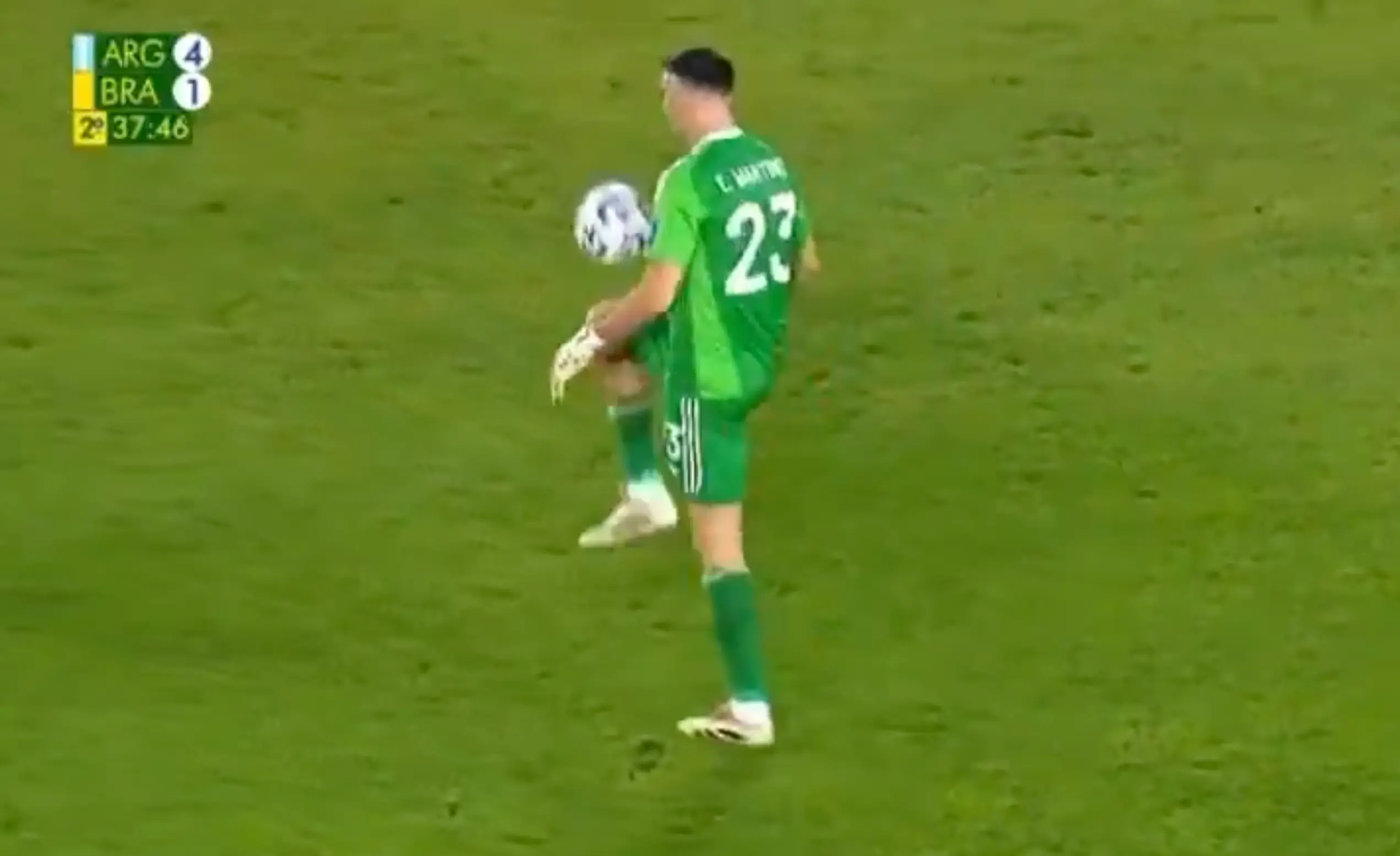 Martinez's showboating antics didn't go down well with his manager. Image credit: Sportv