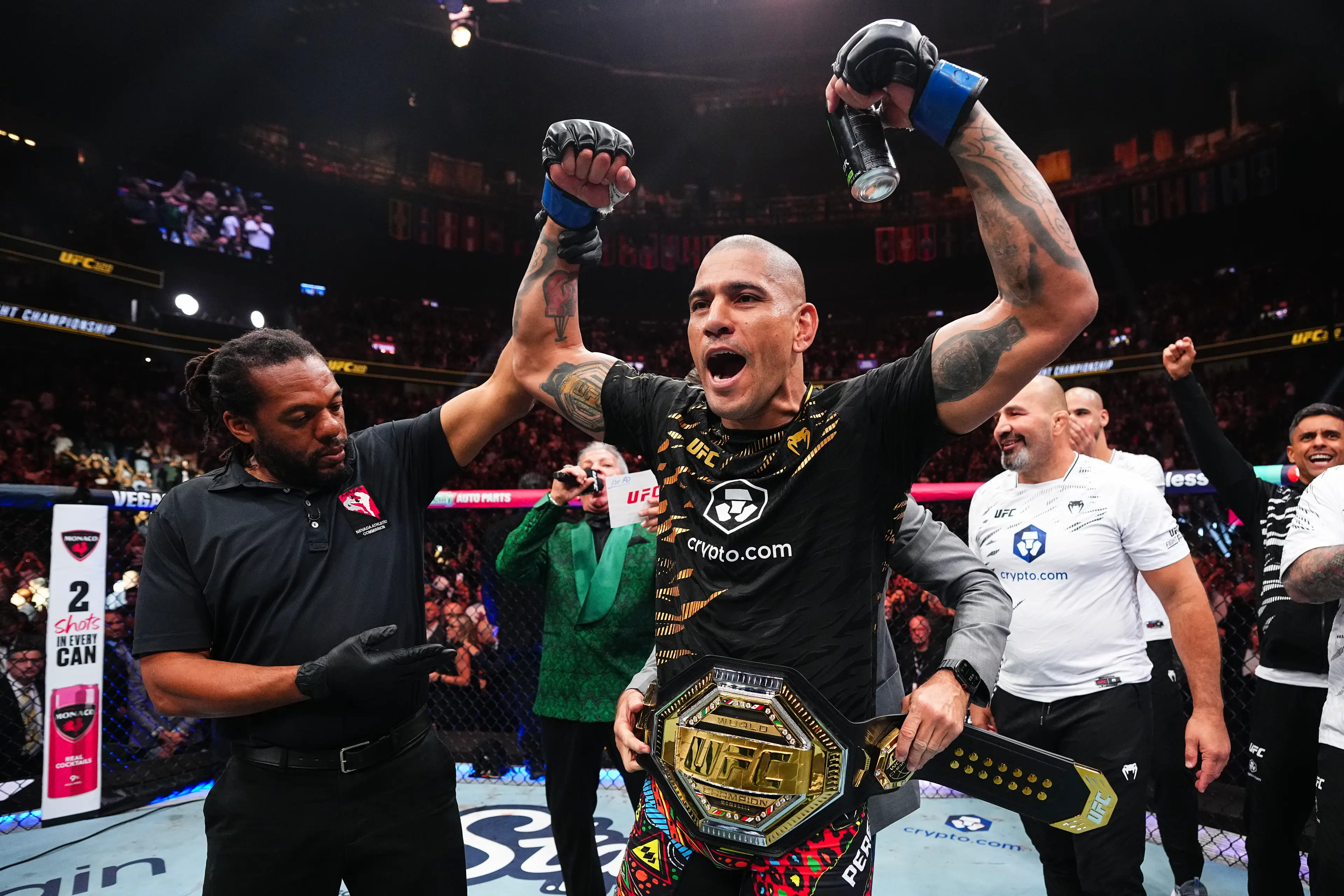Pereira recaptured his light heavyweight crown on Saturday night. Image: Getty