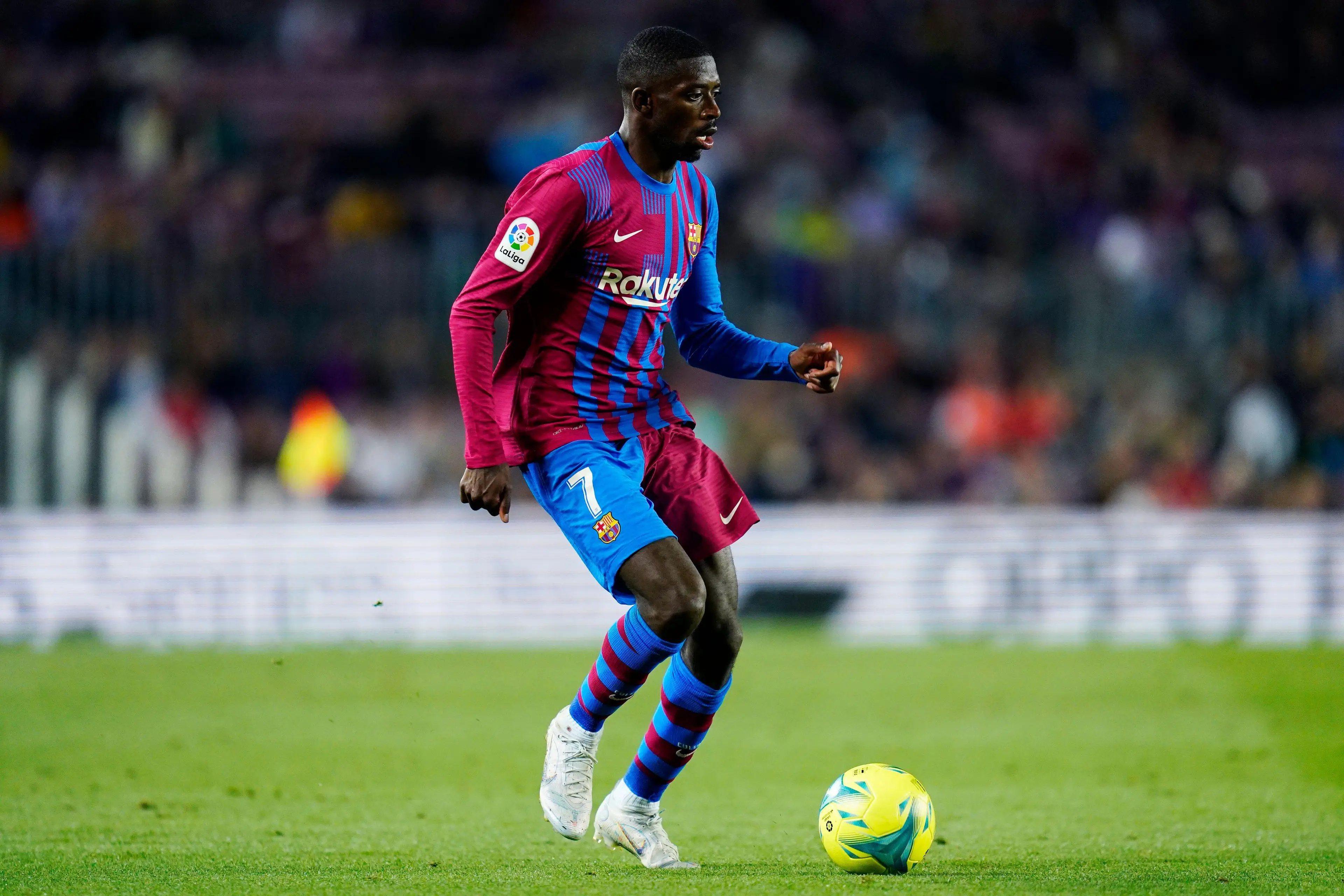 Ousmane Dembele on the ball for Barcelona. (Alamy)