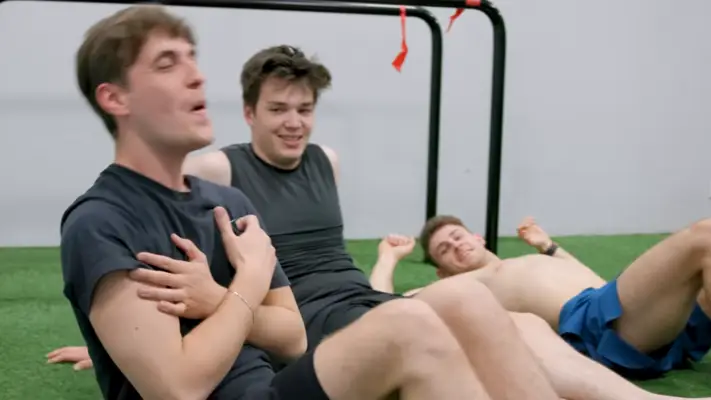 Man Who Rarely Went to Gym Did 100 Sit-Ups a Day and the Results Were Incredible