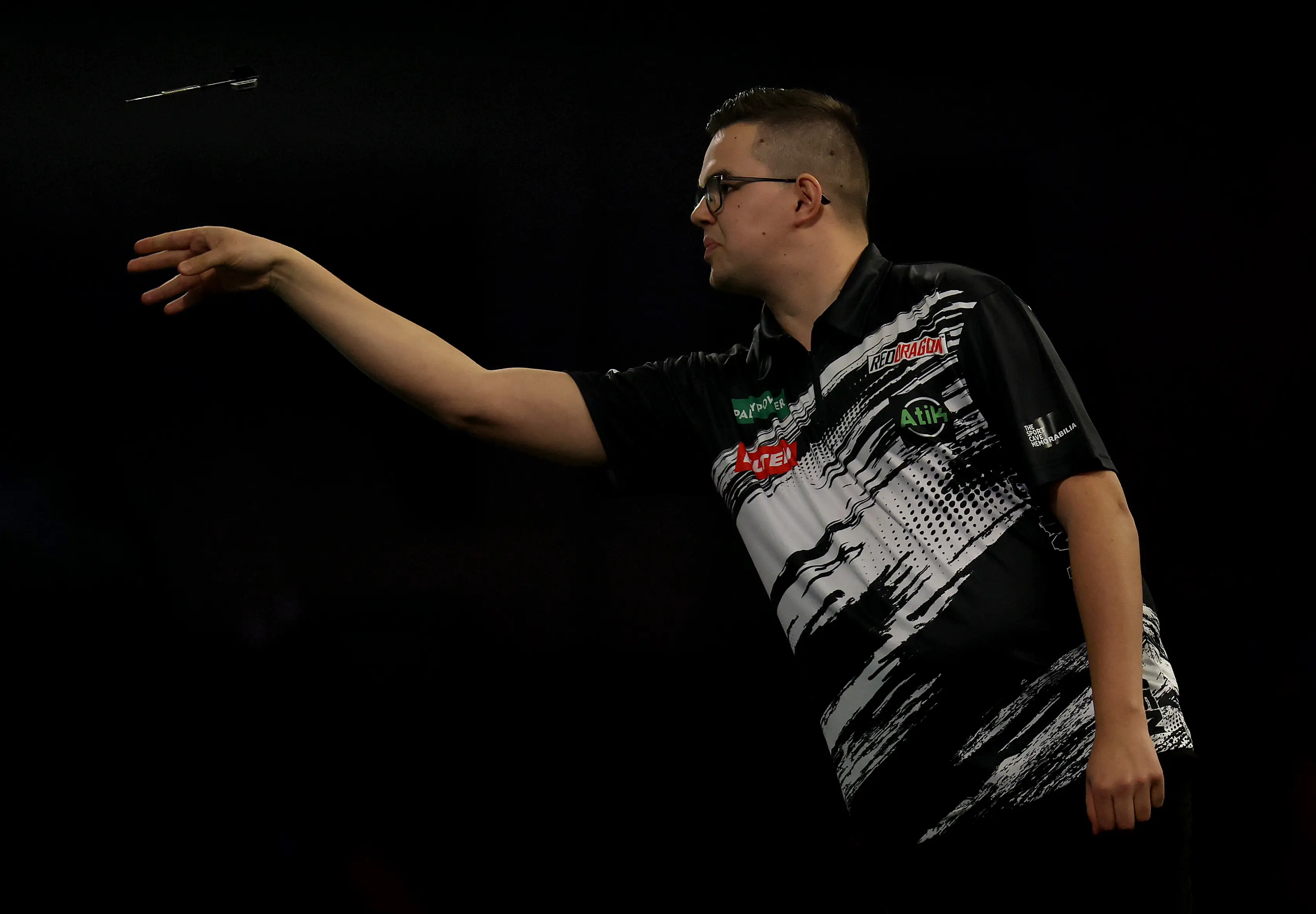 Van Veen has struggled with dartitis. Image: Getty