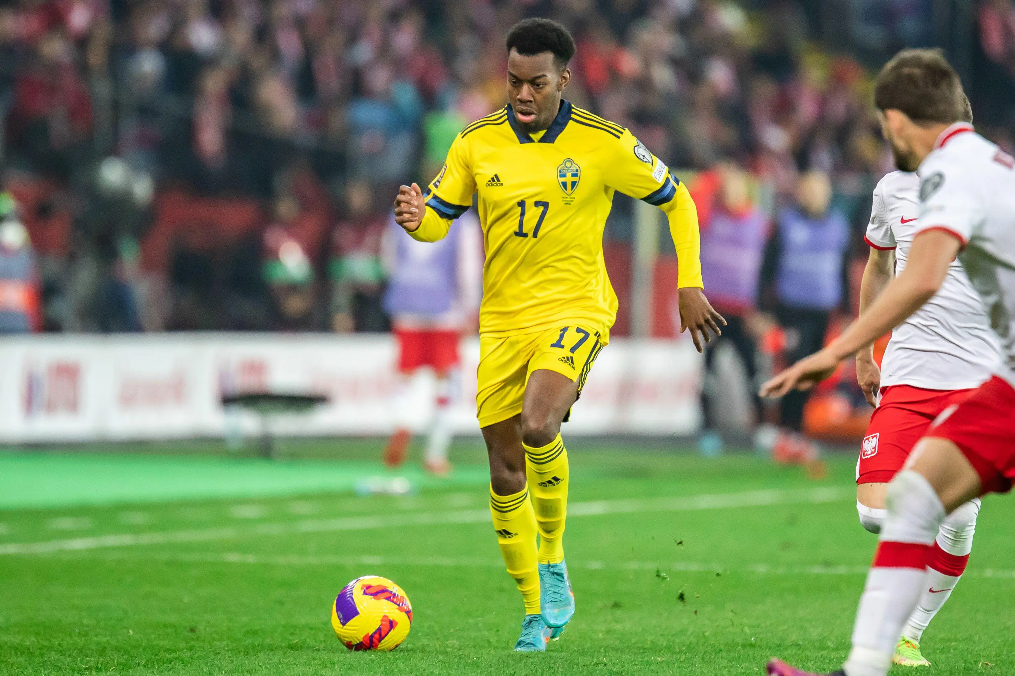 Anthony Elanga on the ball for Sweden |