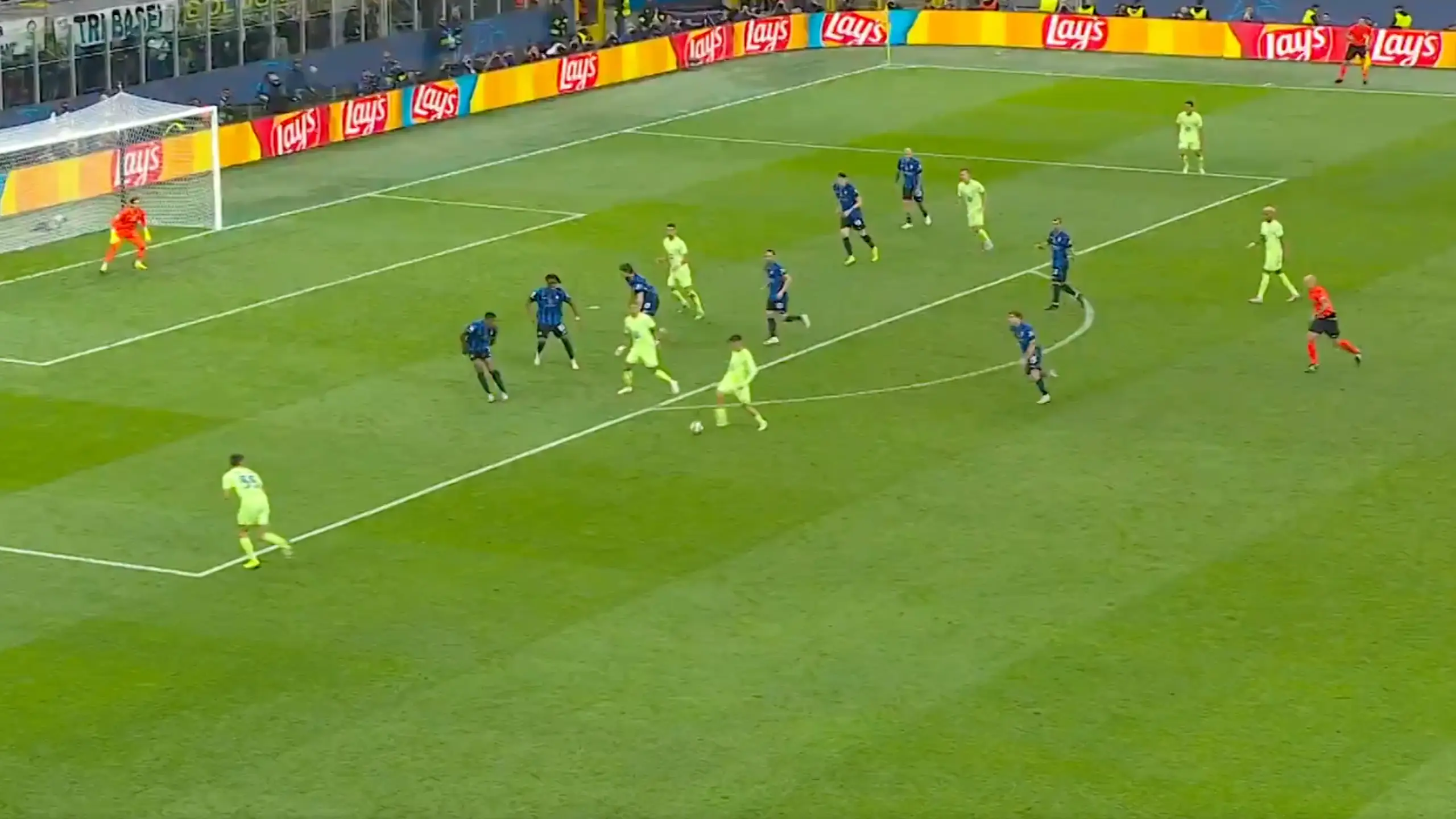  Fans have decided who the 'real star player' is after watching 180 mins of Inter vs Barcelona and it's a shock name