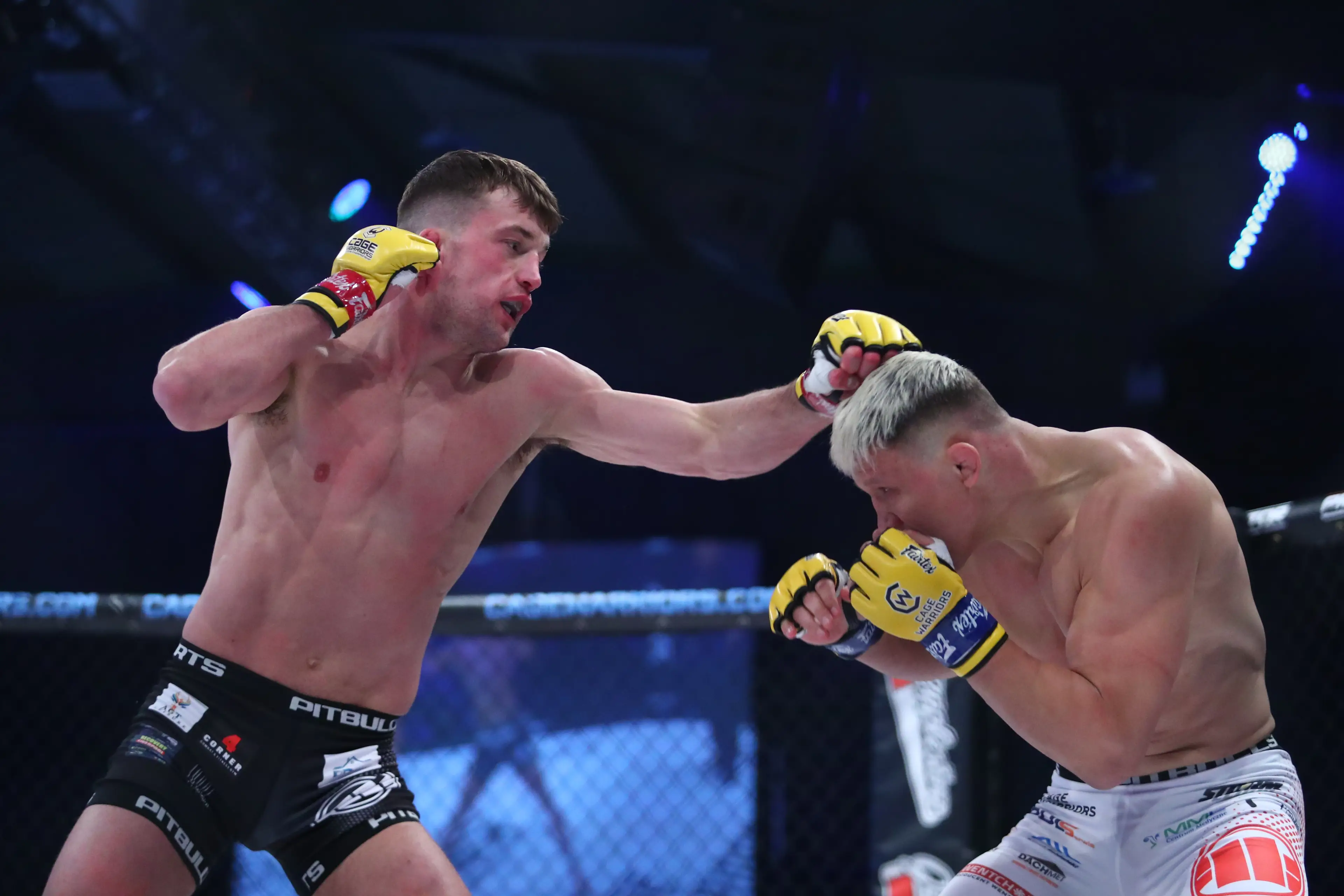 Justin Burlinson during his Cage Warriors bout against Daniel Skibinski. Image: Getty 