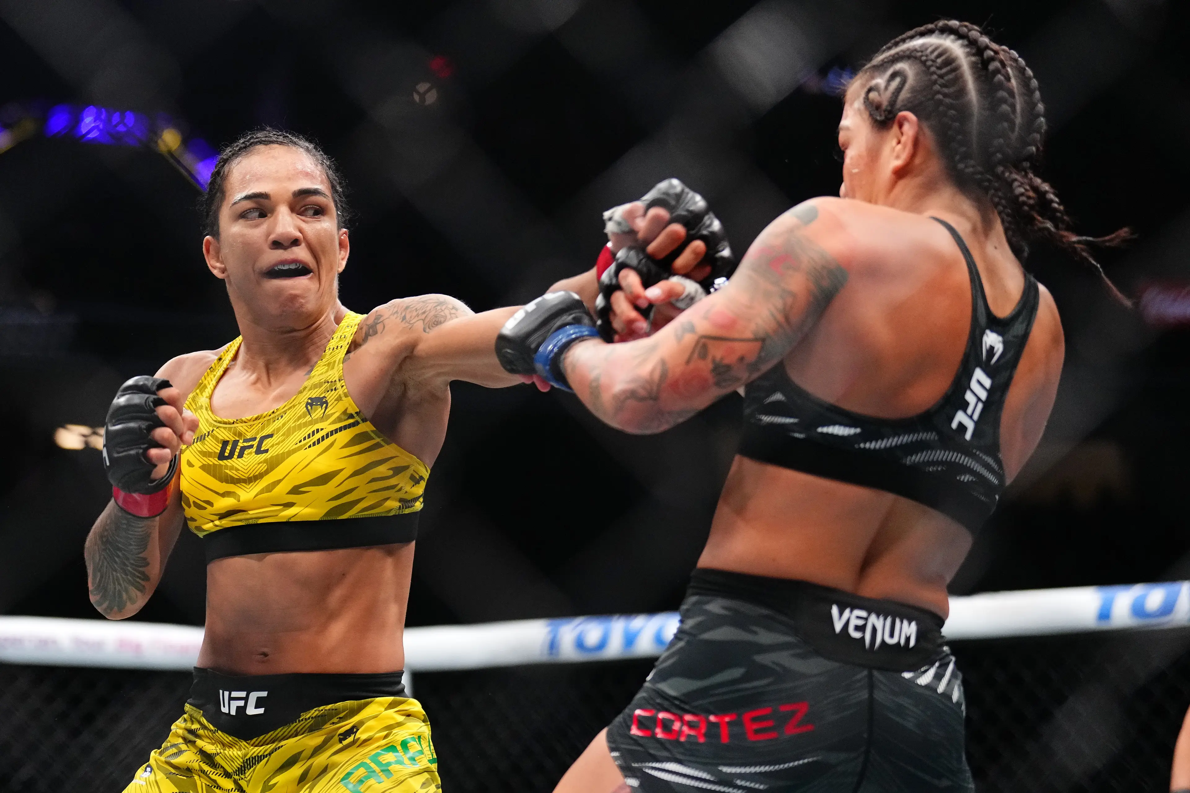 Viviane Araujo during her bout against Tracy Cortez at UC 317. Image: Getty