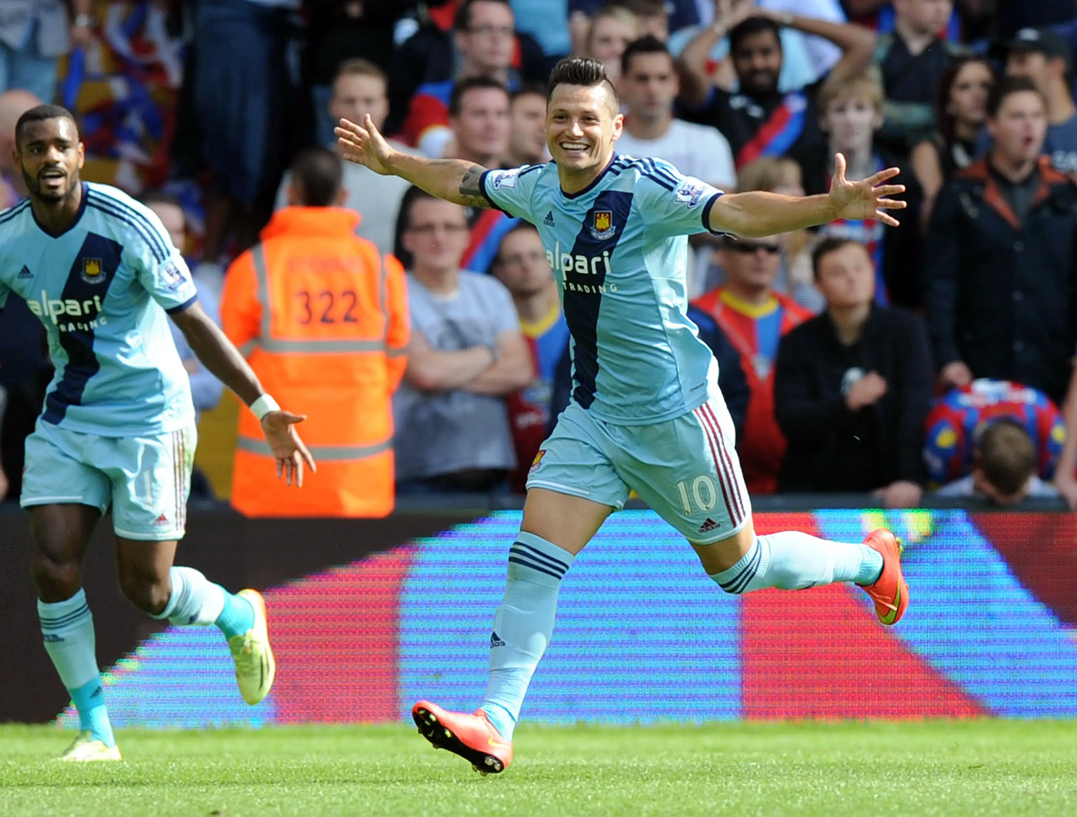 Zarate celebrates after scoring on his West Ham debut. Image credit: Getty