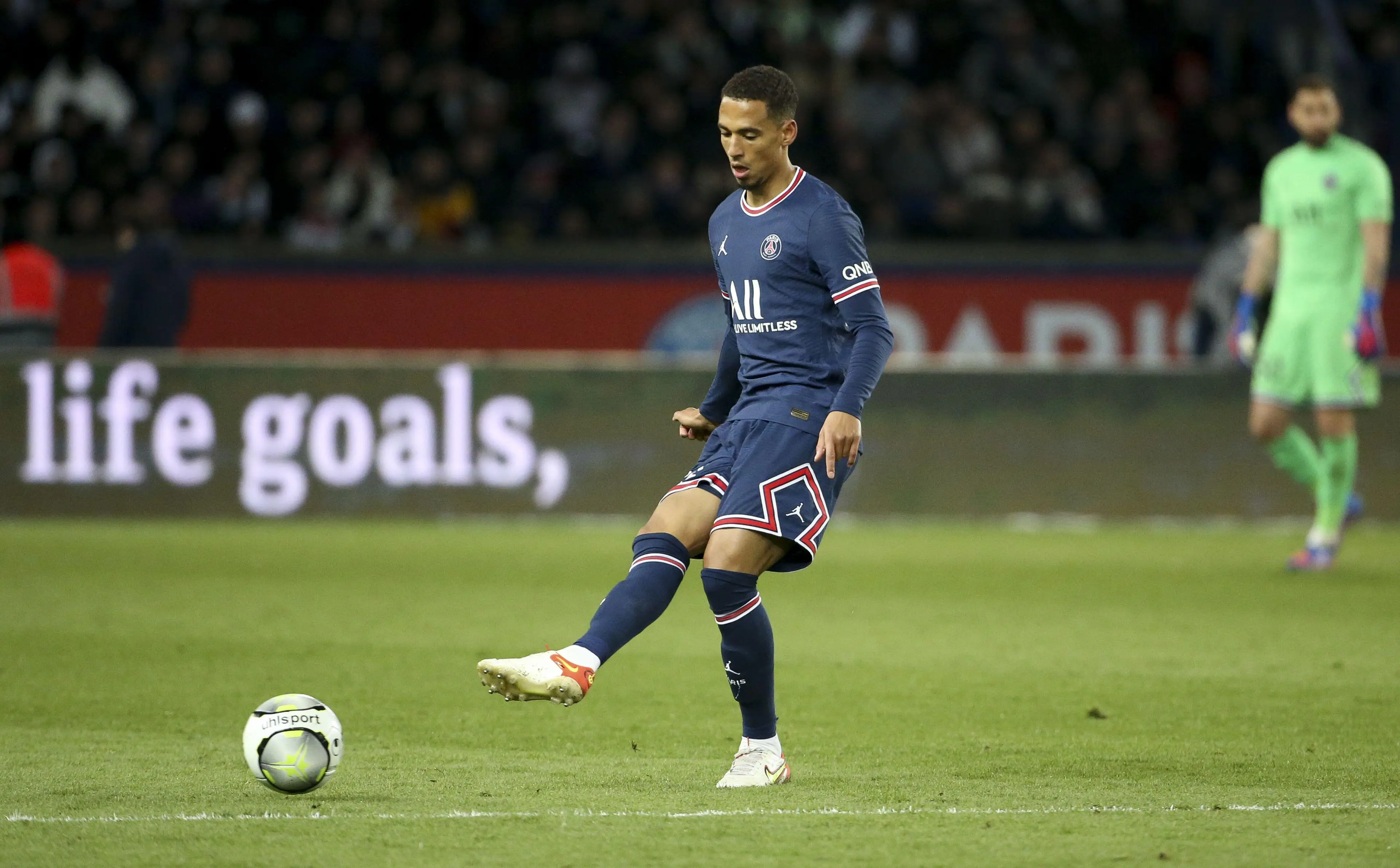 Thilo Kehrer in action for PSG. (Alamy)