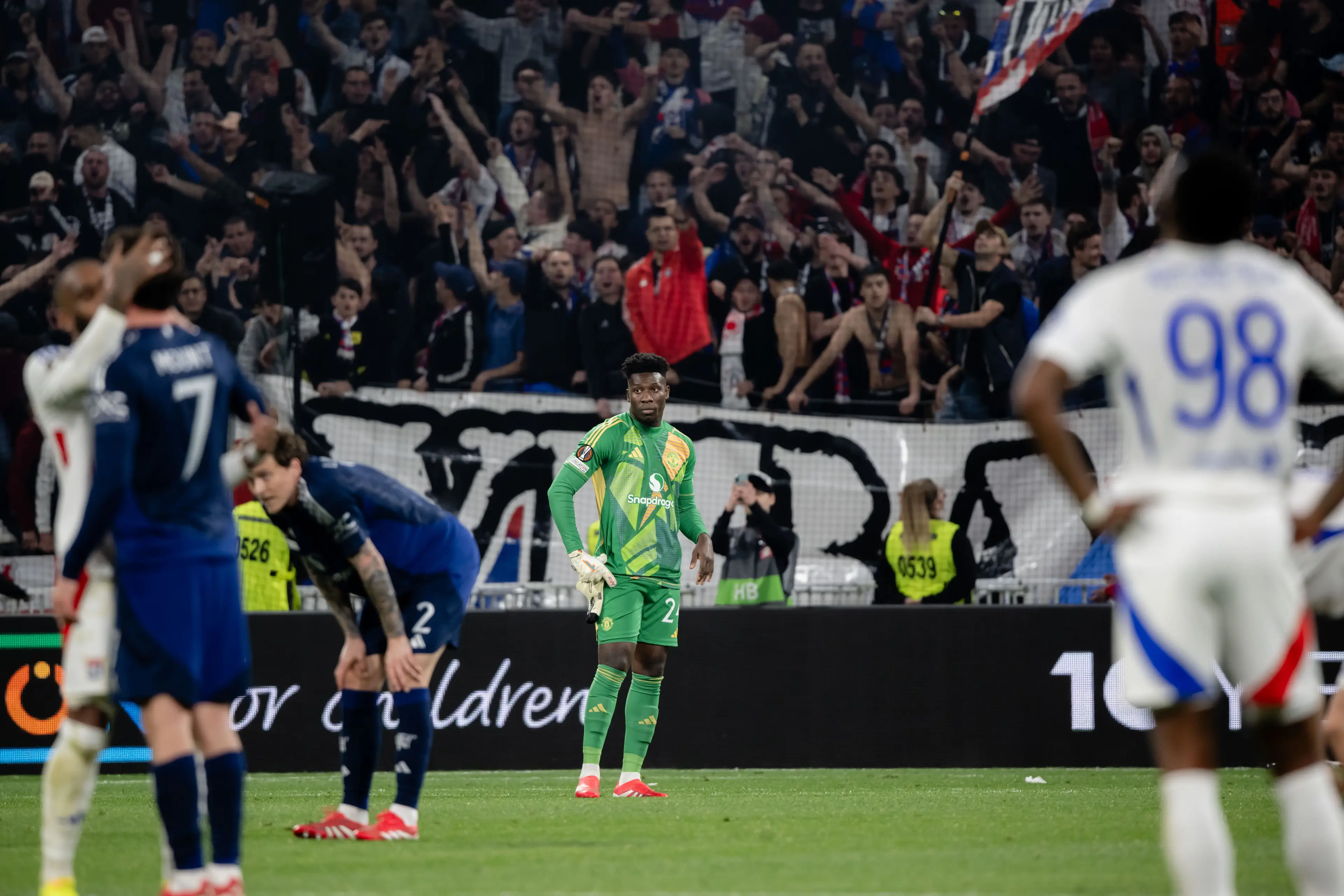Andre Onana cuts a dejected figure after Manchester United concede a late goal. Image: Getty 