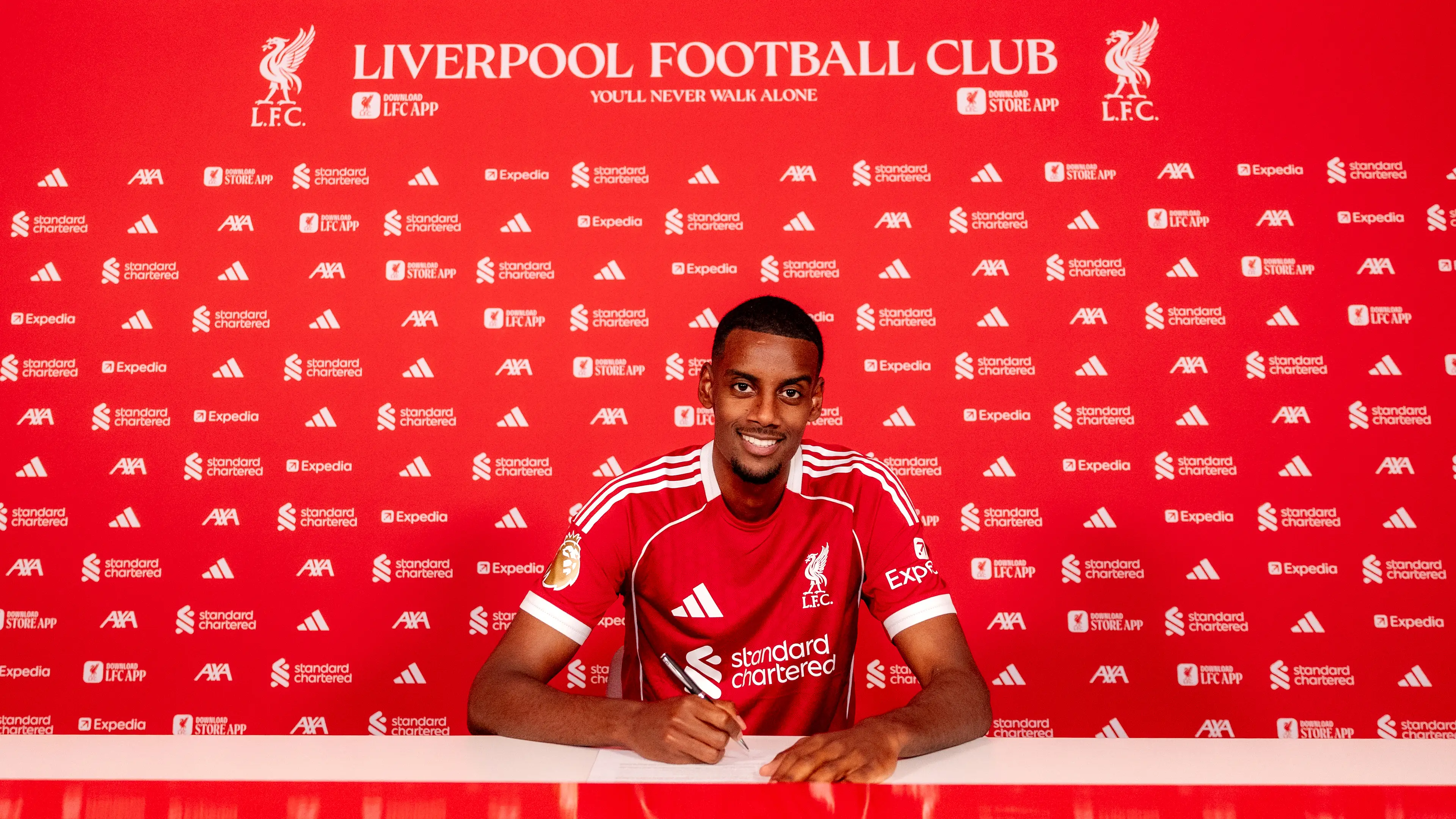 Alexander Isak is Liverpool's new No.9. Image: Getty