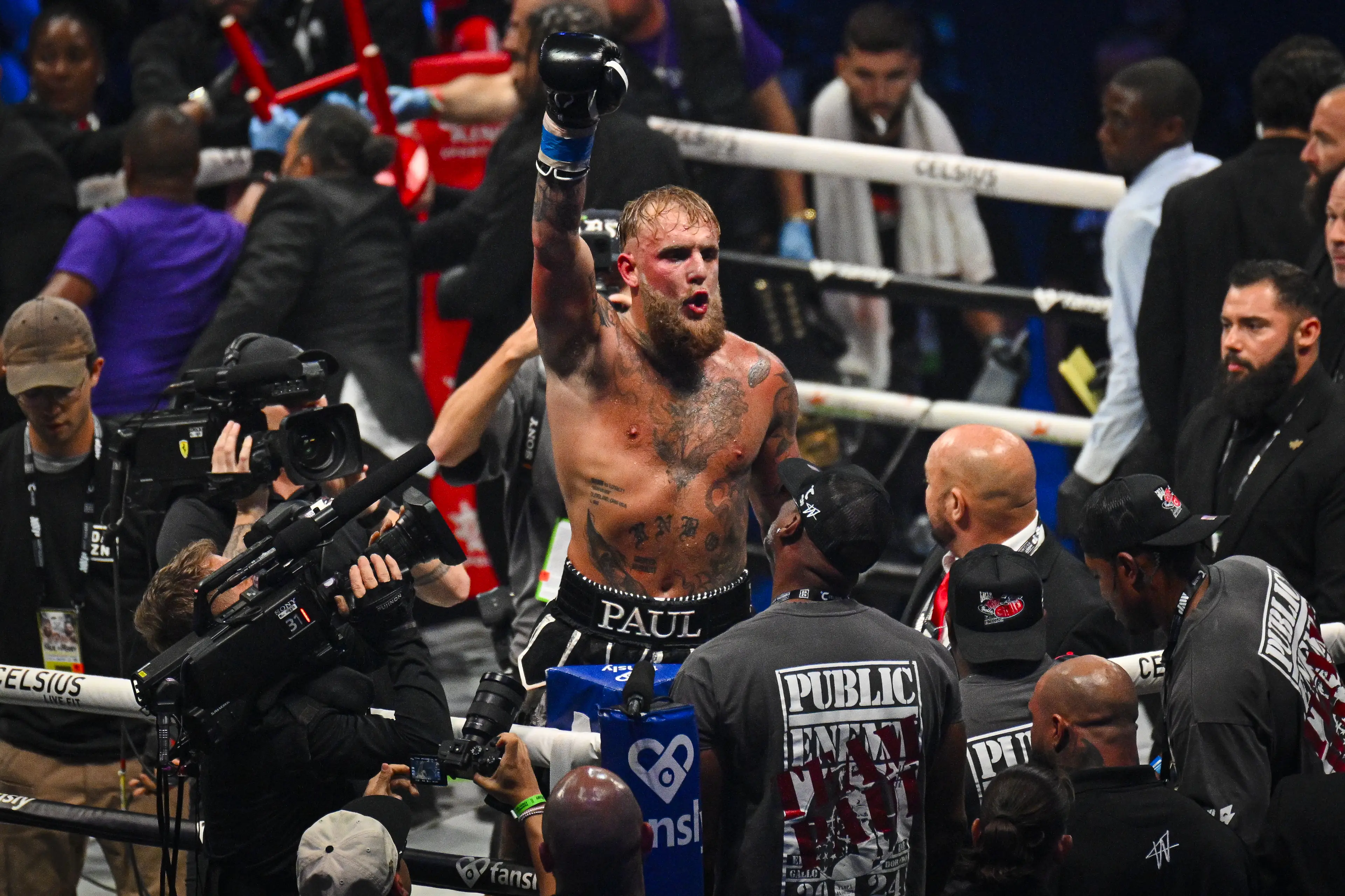 Jake Paul celebrates after beating Mike Perry. Image: Getty 