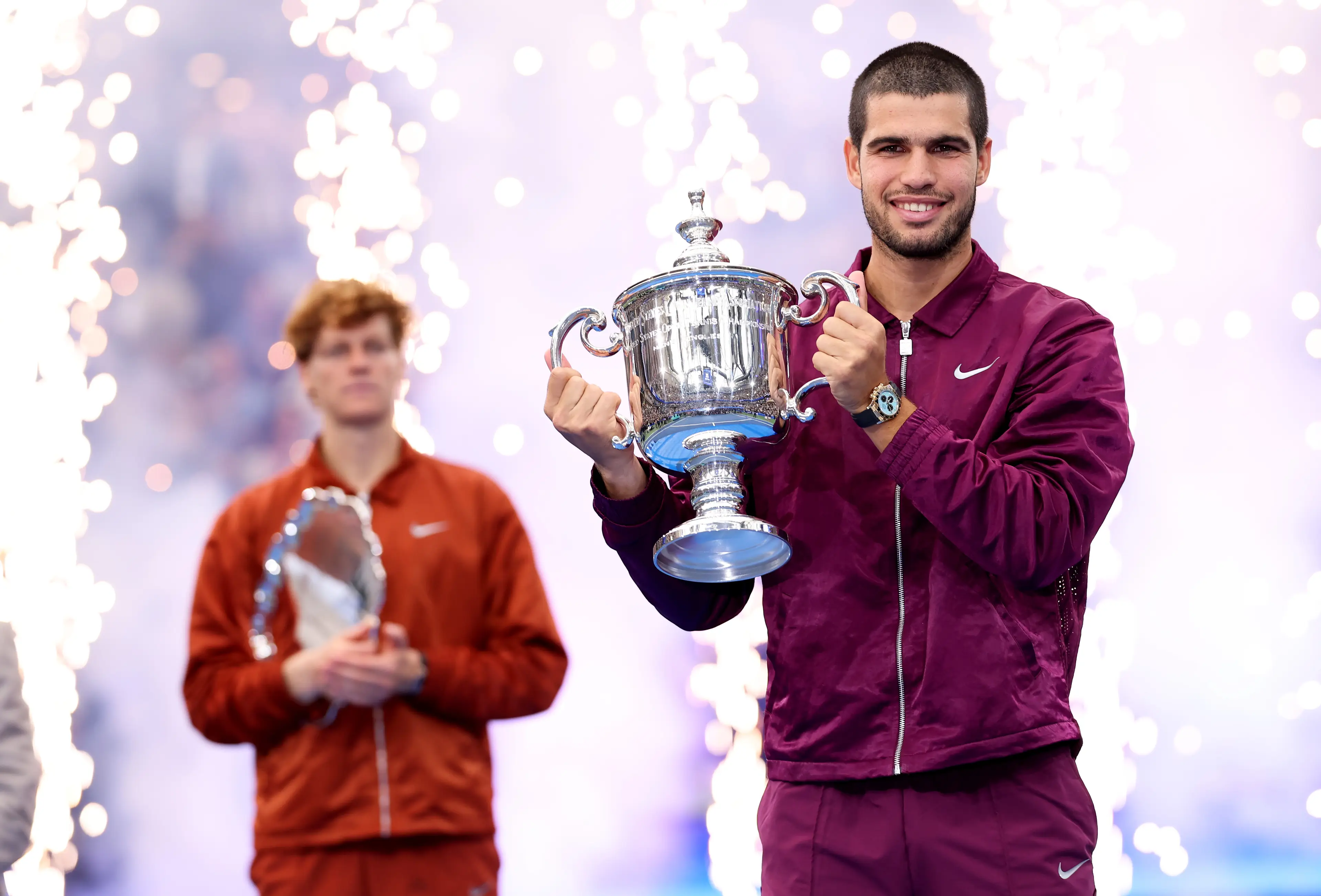 Carlos Alcaraz and Jannik Sinner at the US Open trophy presentation (credit: getty)